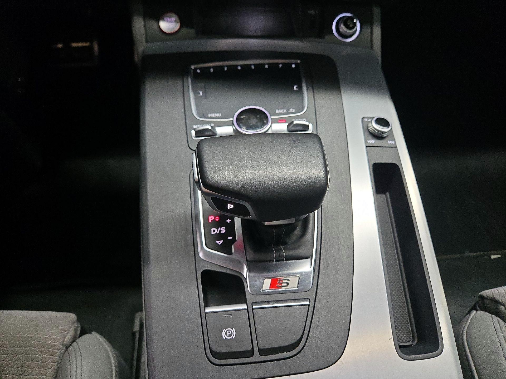 Thumbnail: 2020 Audi SQ5 - 18