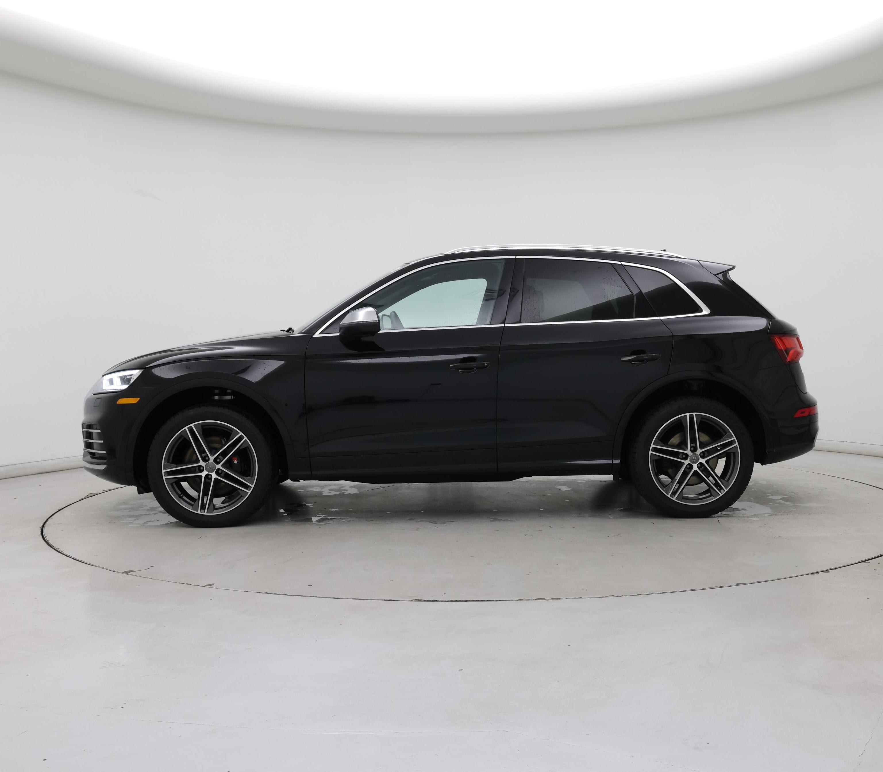 Thumbnail: 2020 Audi SQ5 - 3
