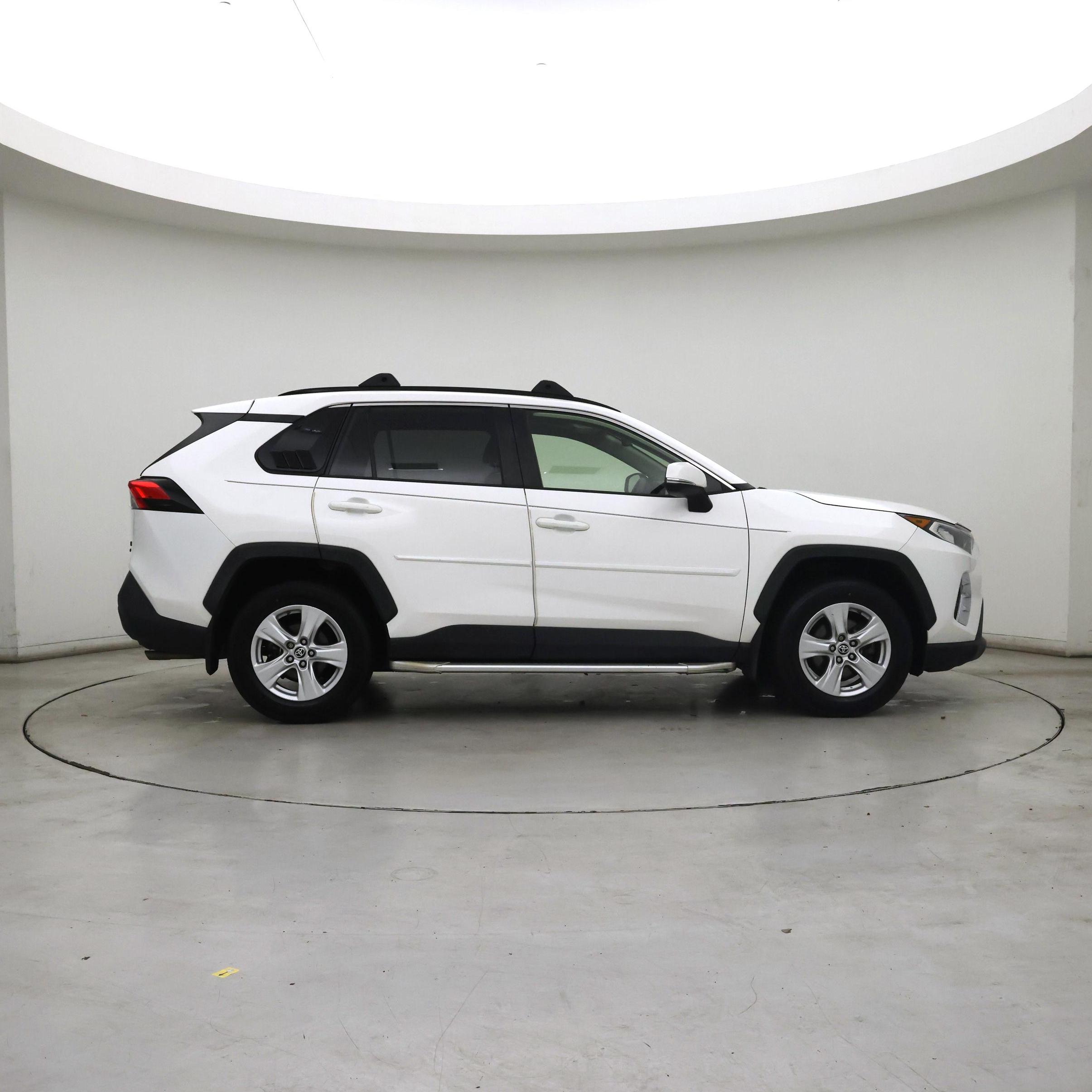 Thumbnail: 2019 Toyota RAV4 - 7