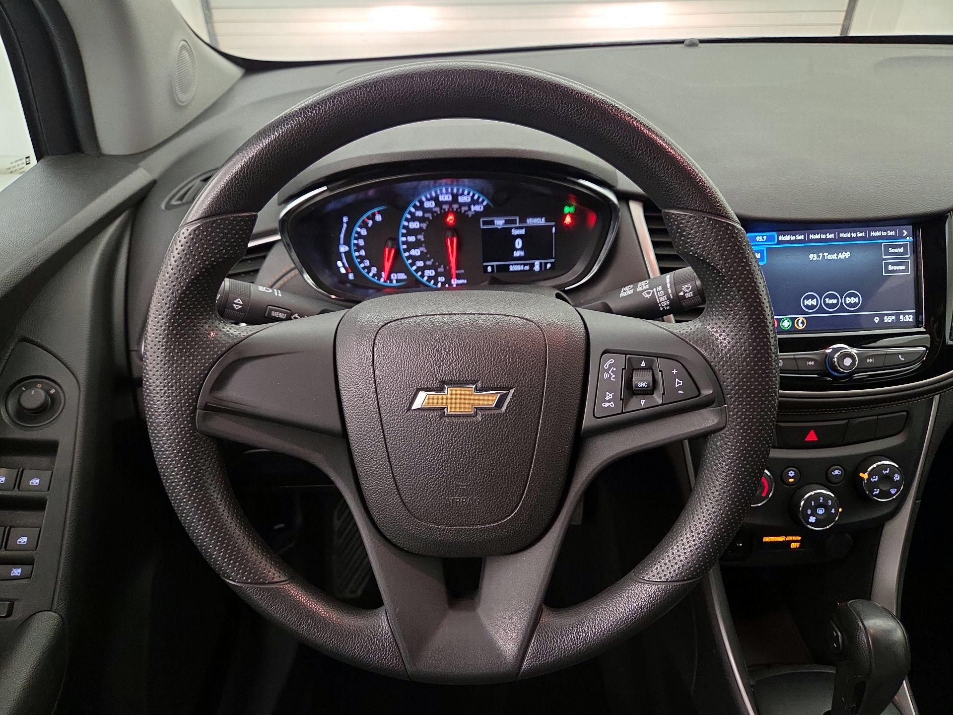 Thumbnail: 2018 Chevrolet Trax - 10
