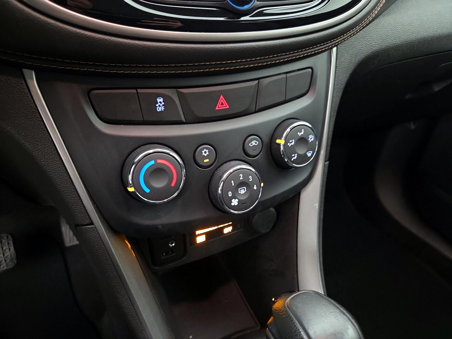 Thumbnail: 2018 Chevrolet Trax - 16
