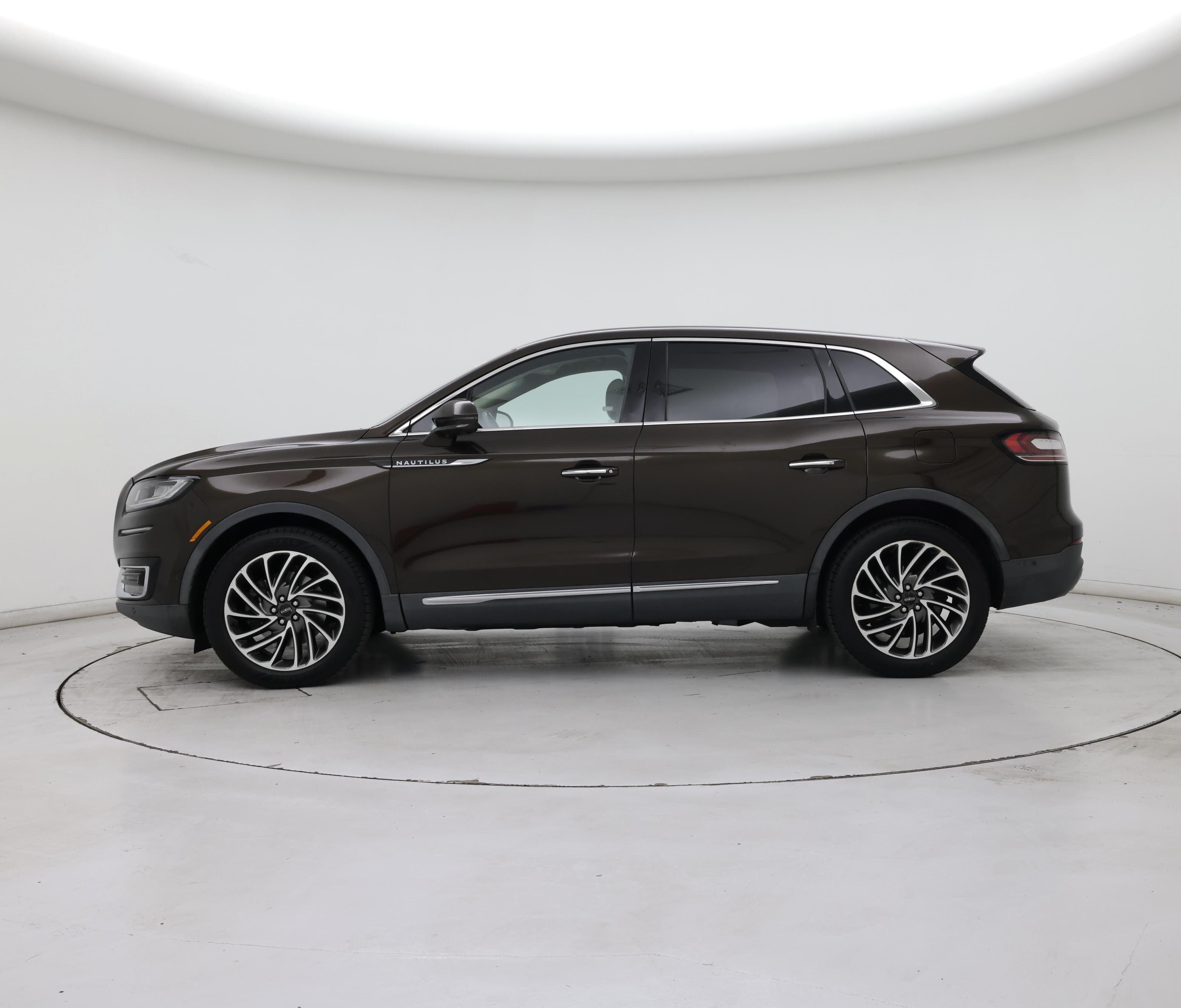 Thumbnail: 2019 Lincoln Nautilus - 3