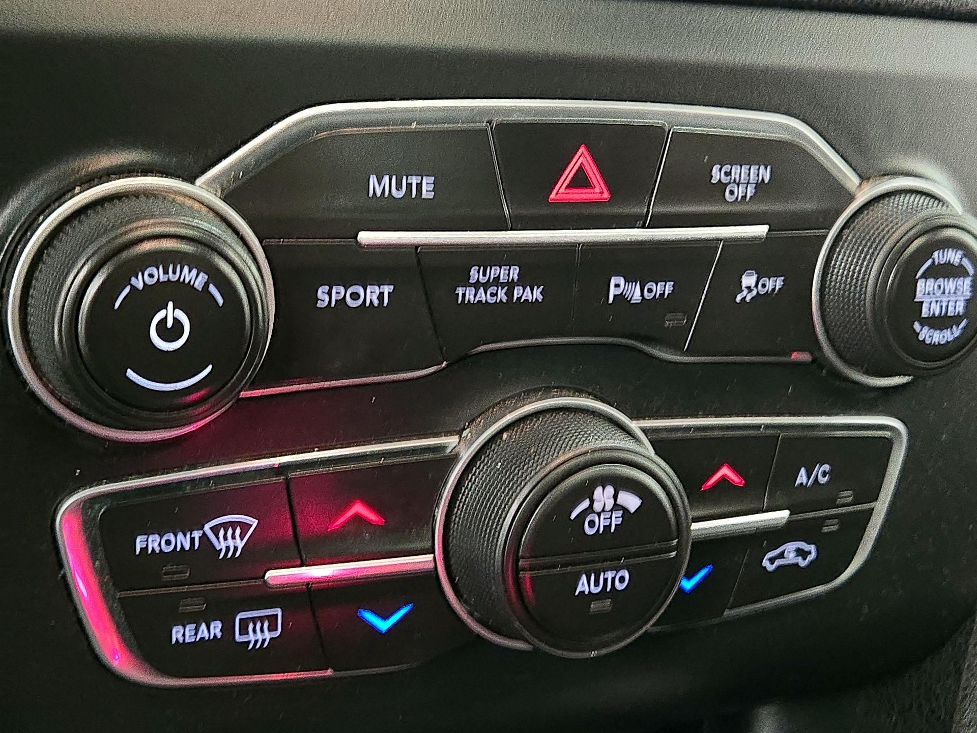 Thumbnail: 2019 Dodge Charger - 15