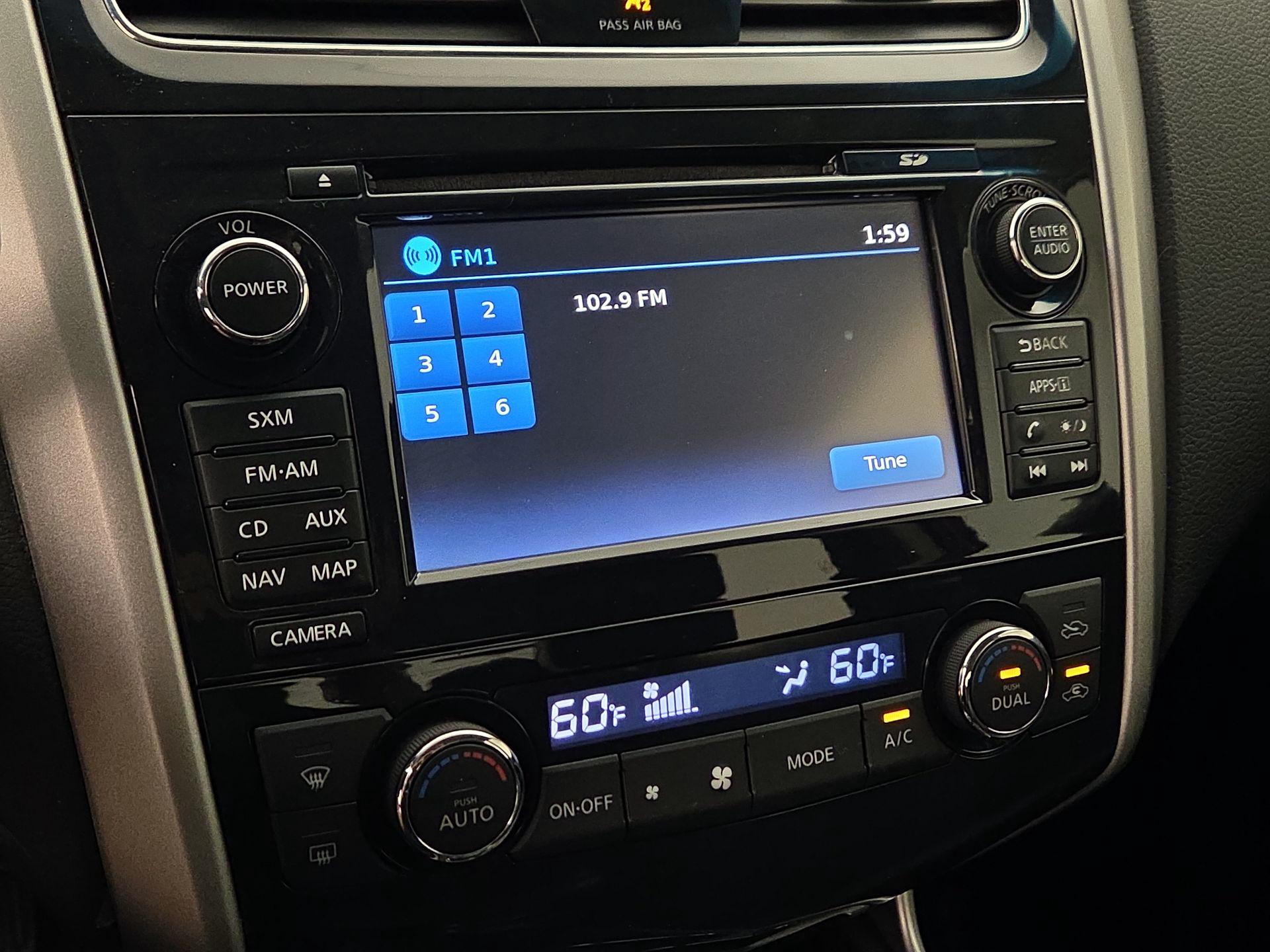 Thumbnail: 2014 Nissan Altima - 16