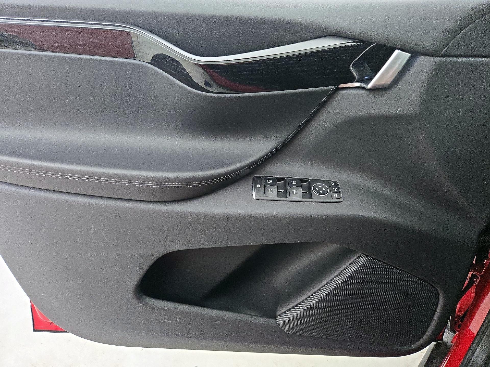 Thumbnail: 2021 Tesla Model X - 12