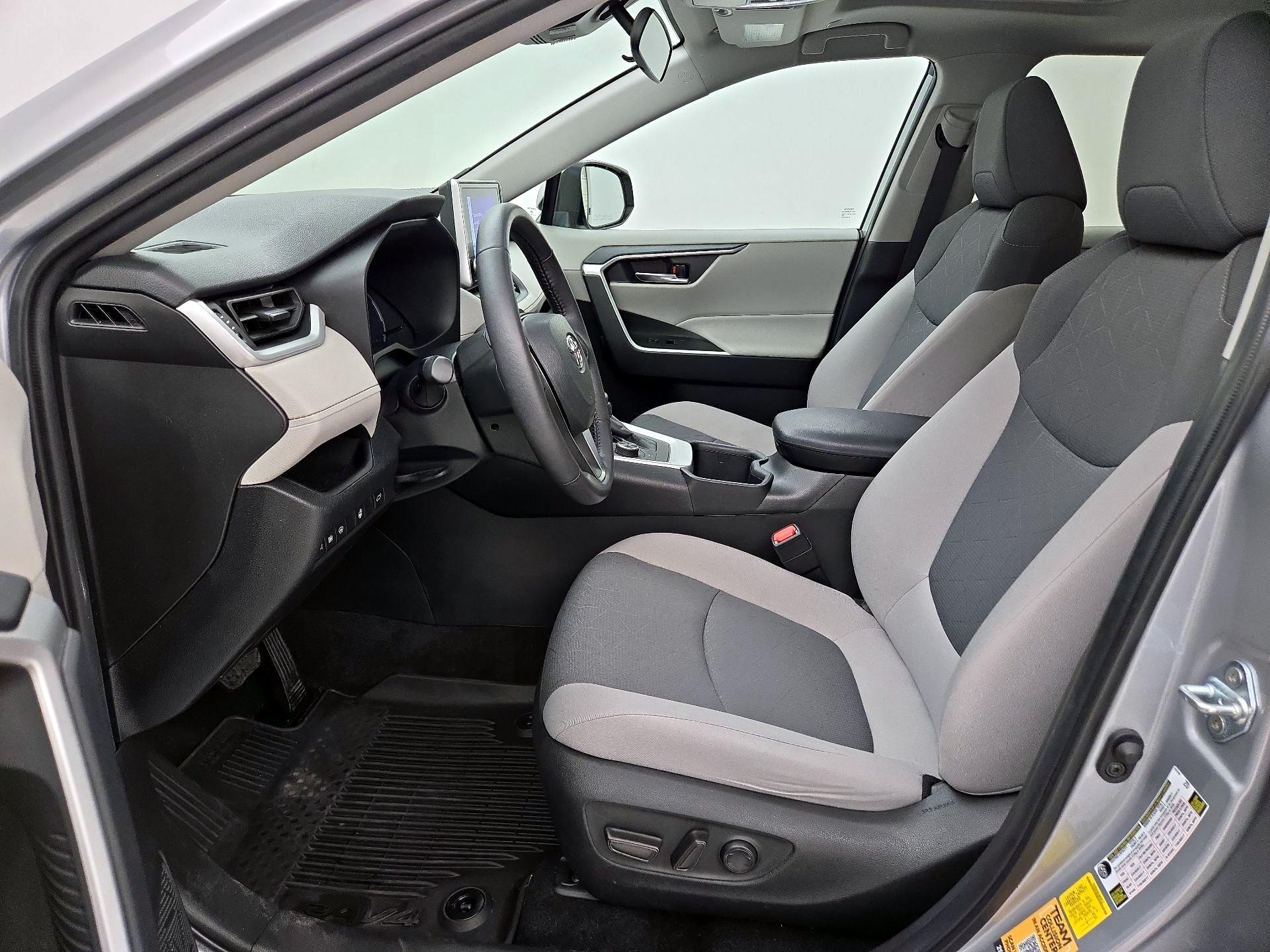 Thumbnail: 2024 Toyota RAV4 - 11