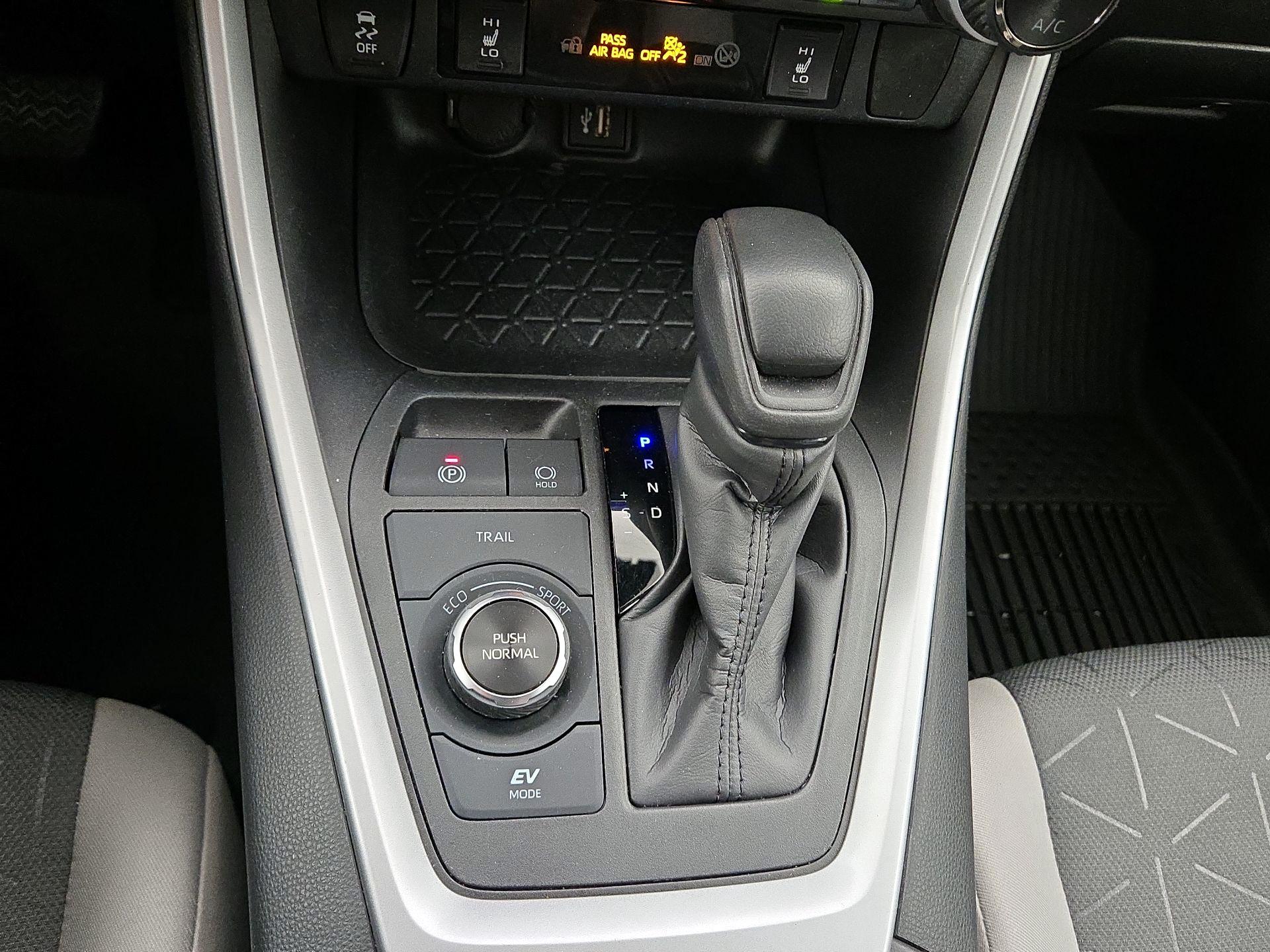 Thumbnail: 2024 Toyota RAV4 - 17