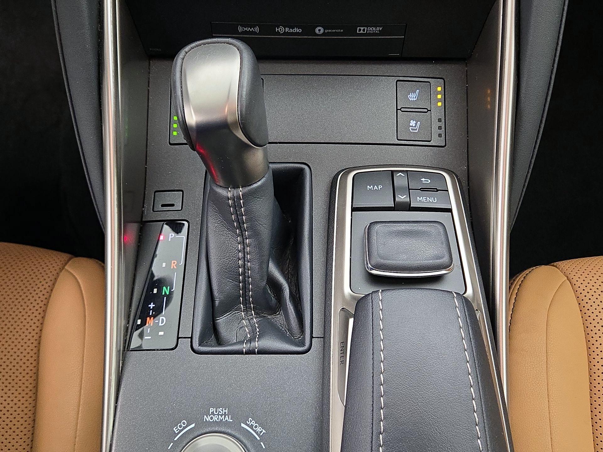 Thumbnail: 2020 Lexus IS - 17