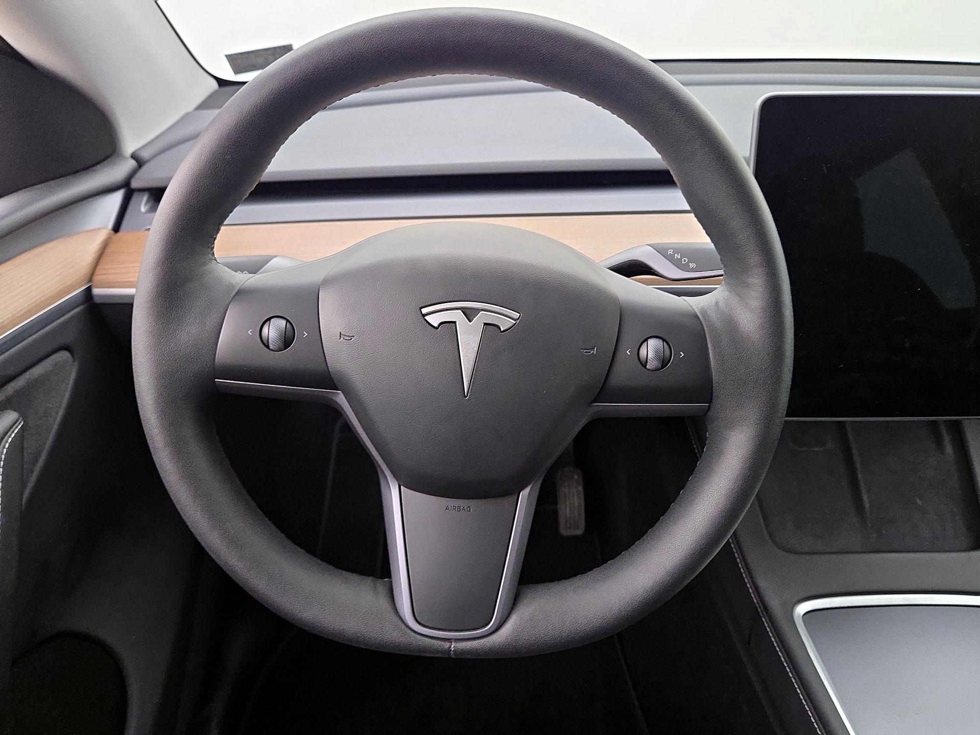 Thumbnail: 2023 Tesla Model Y - 10