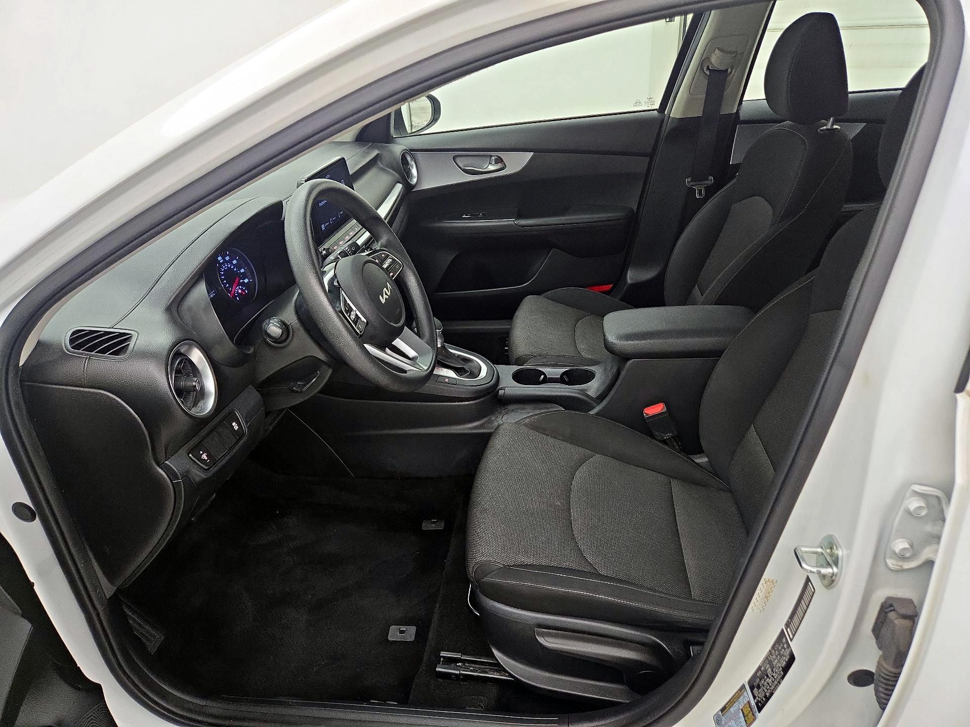 Thumbnail: 2022 Kia Forte - 11