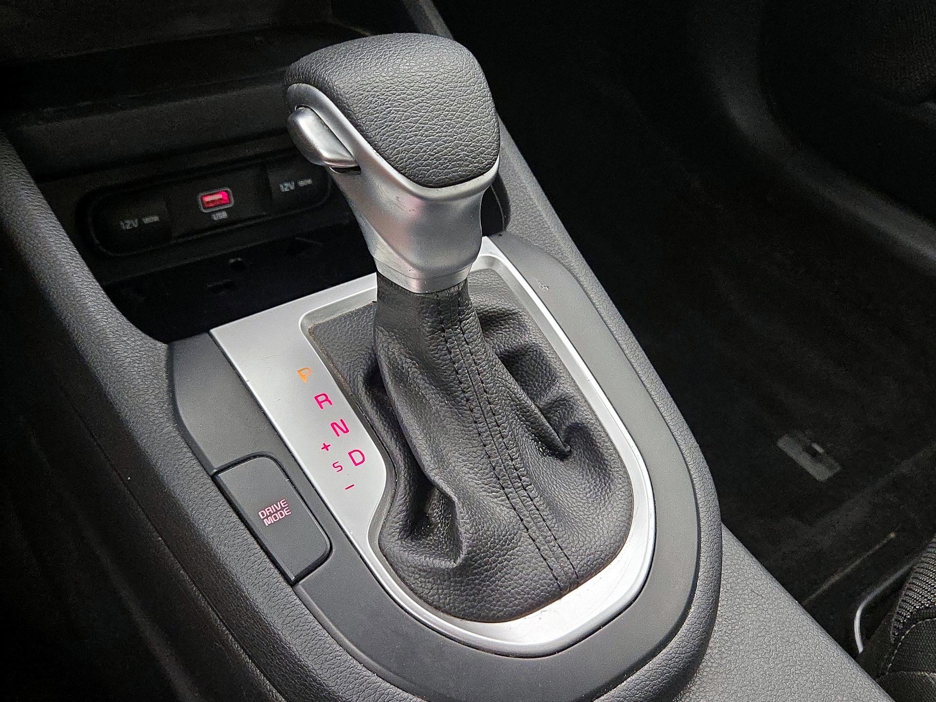 Thumbnail: 2022 Kia Forte - 16
