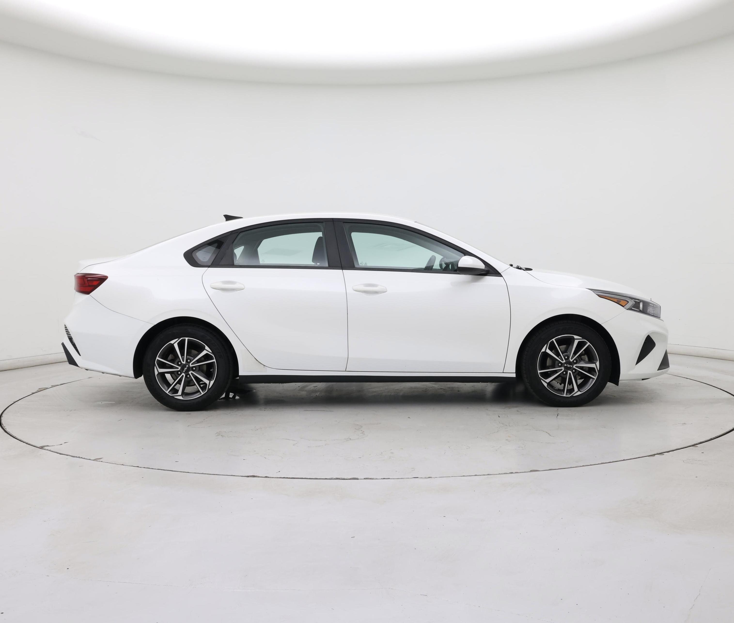 Thumbnail: 2022 Kia Forte - 7