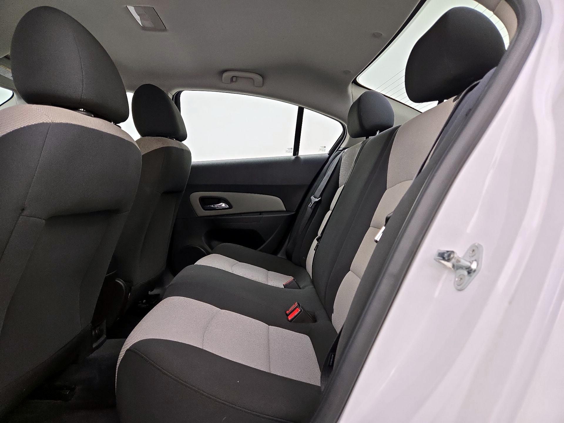Thumbnail: 2016 Chevrolet Cruze - 17