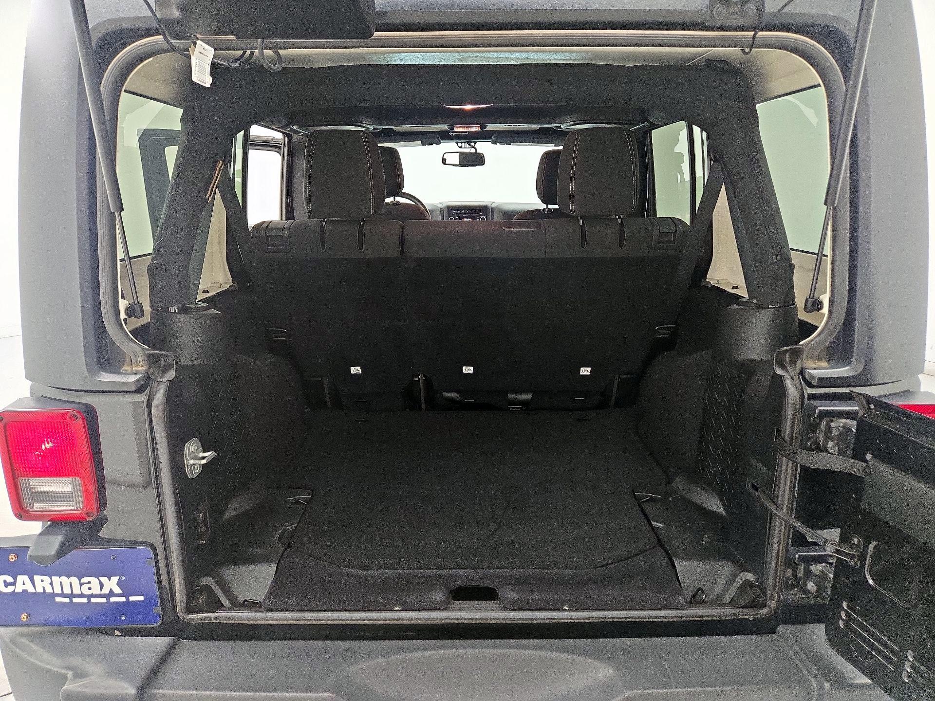 Thumbnail: 2018 Jeep Wrangler - 19
