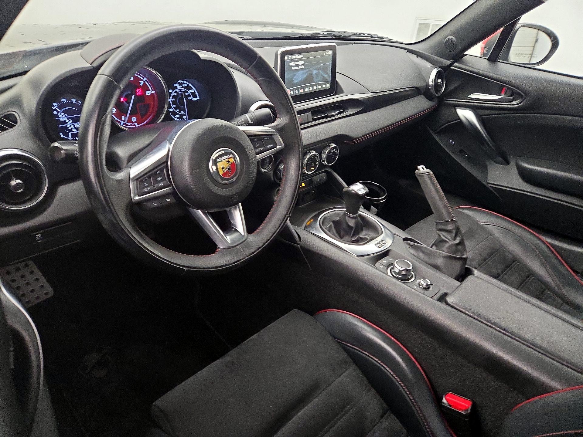 Thumbnail: 2019 Fiat 124 Spider - 9