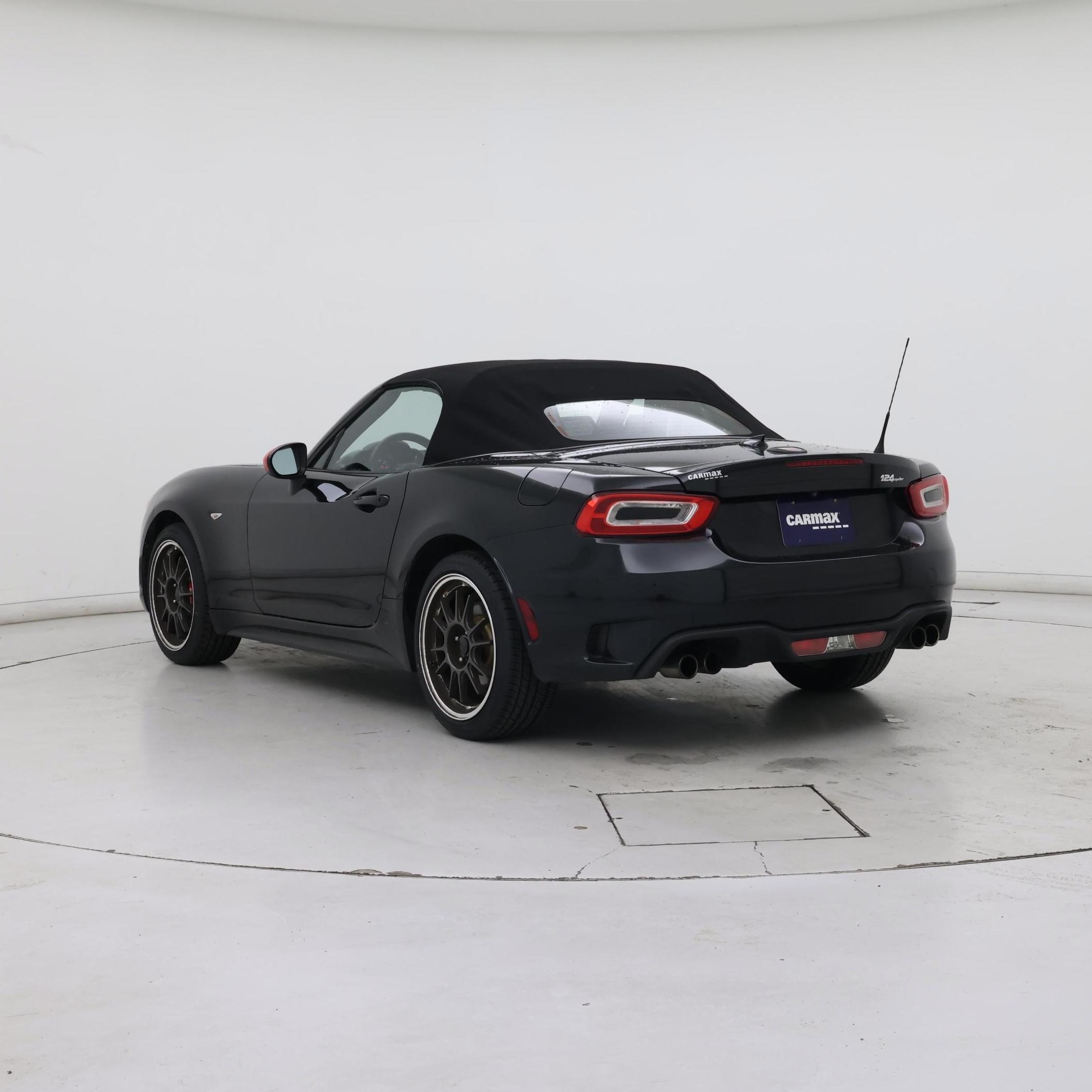 Thumbnail: 2019 Fiat 124 Spider - 2