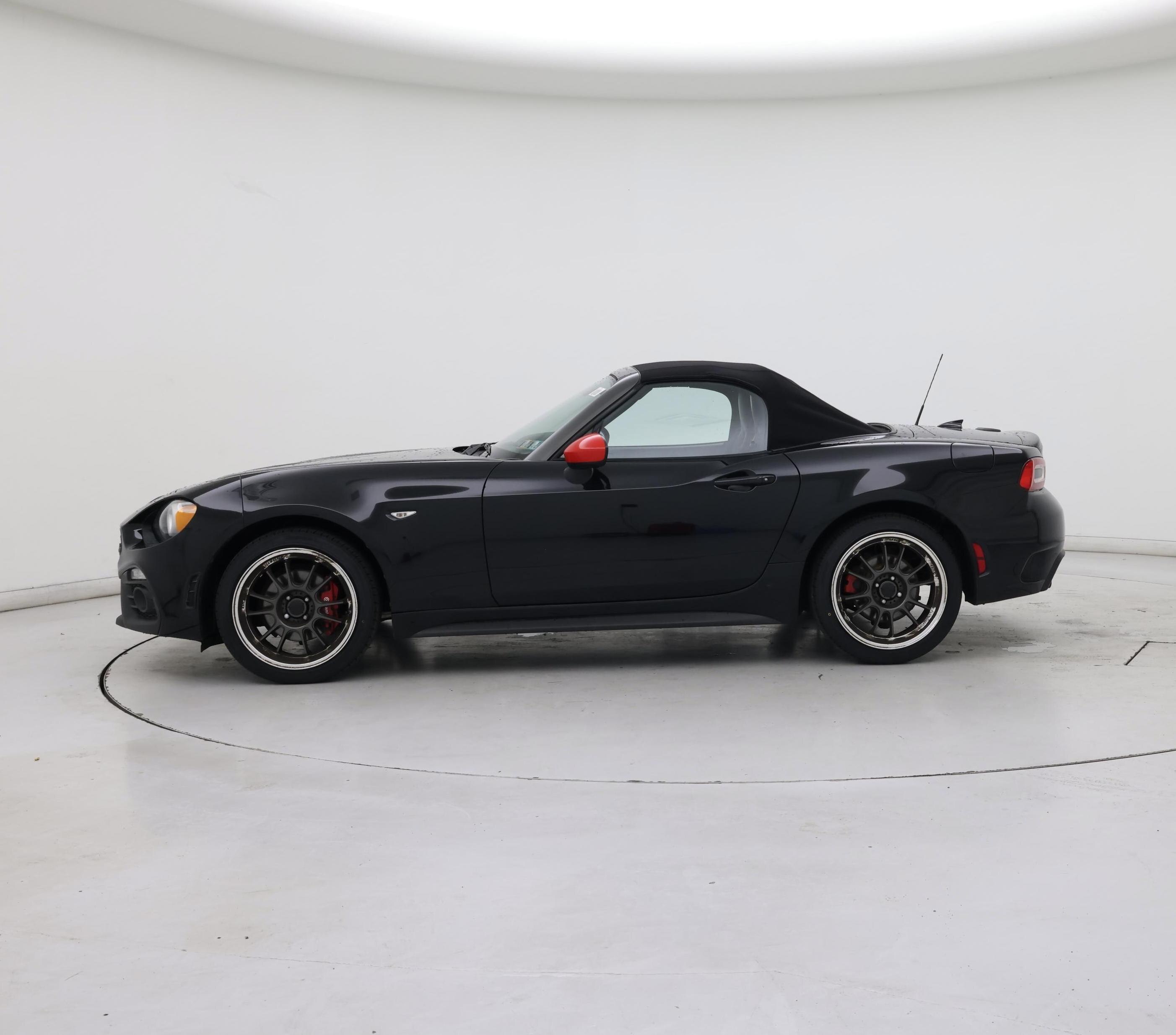 Thumbnail: 2019 Fiat 124 Spider - 3
