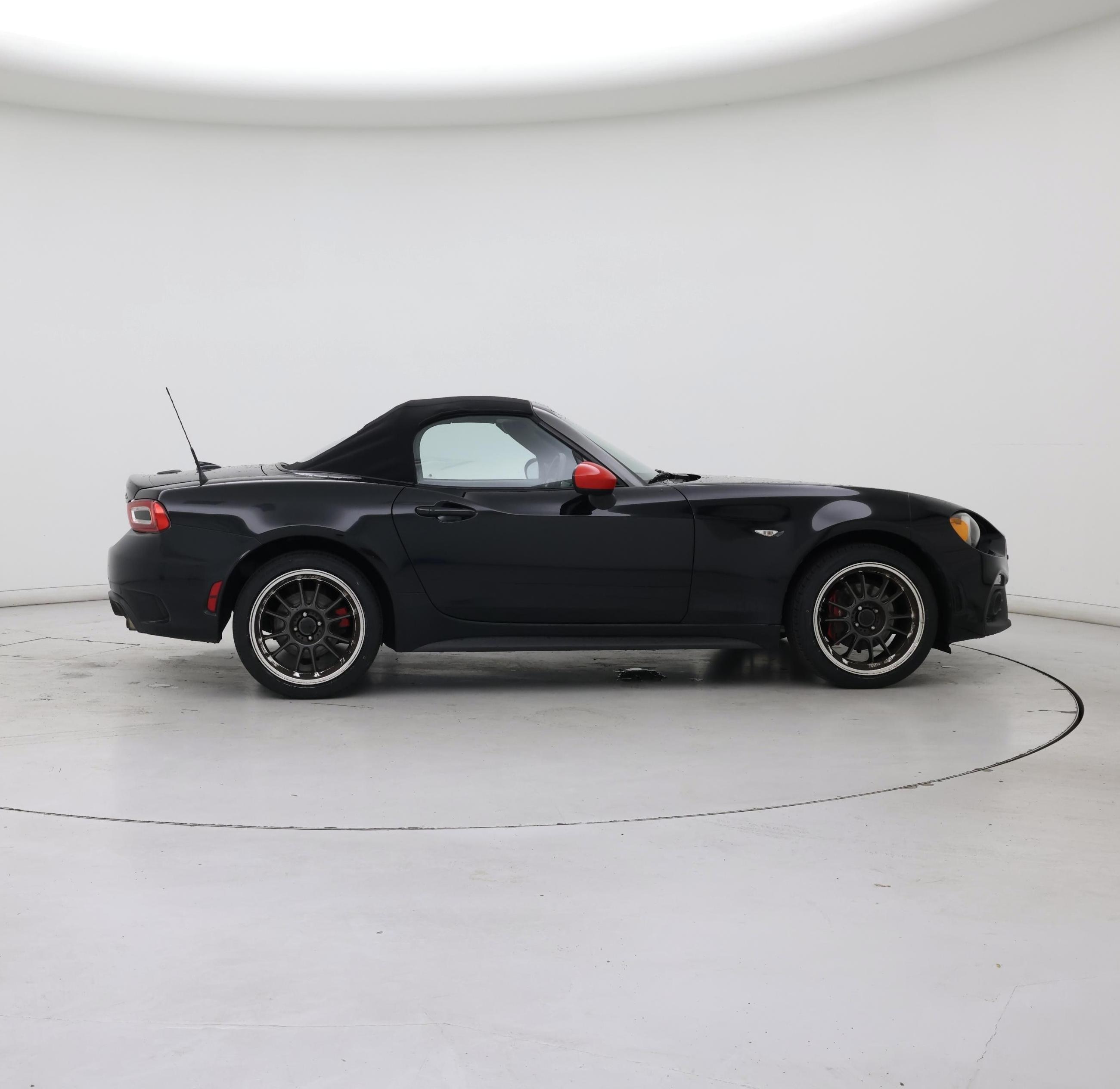 Thumbnail: 2019 Fiat 124 Spider - 7