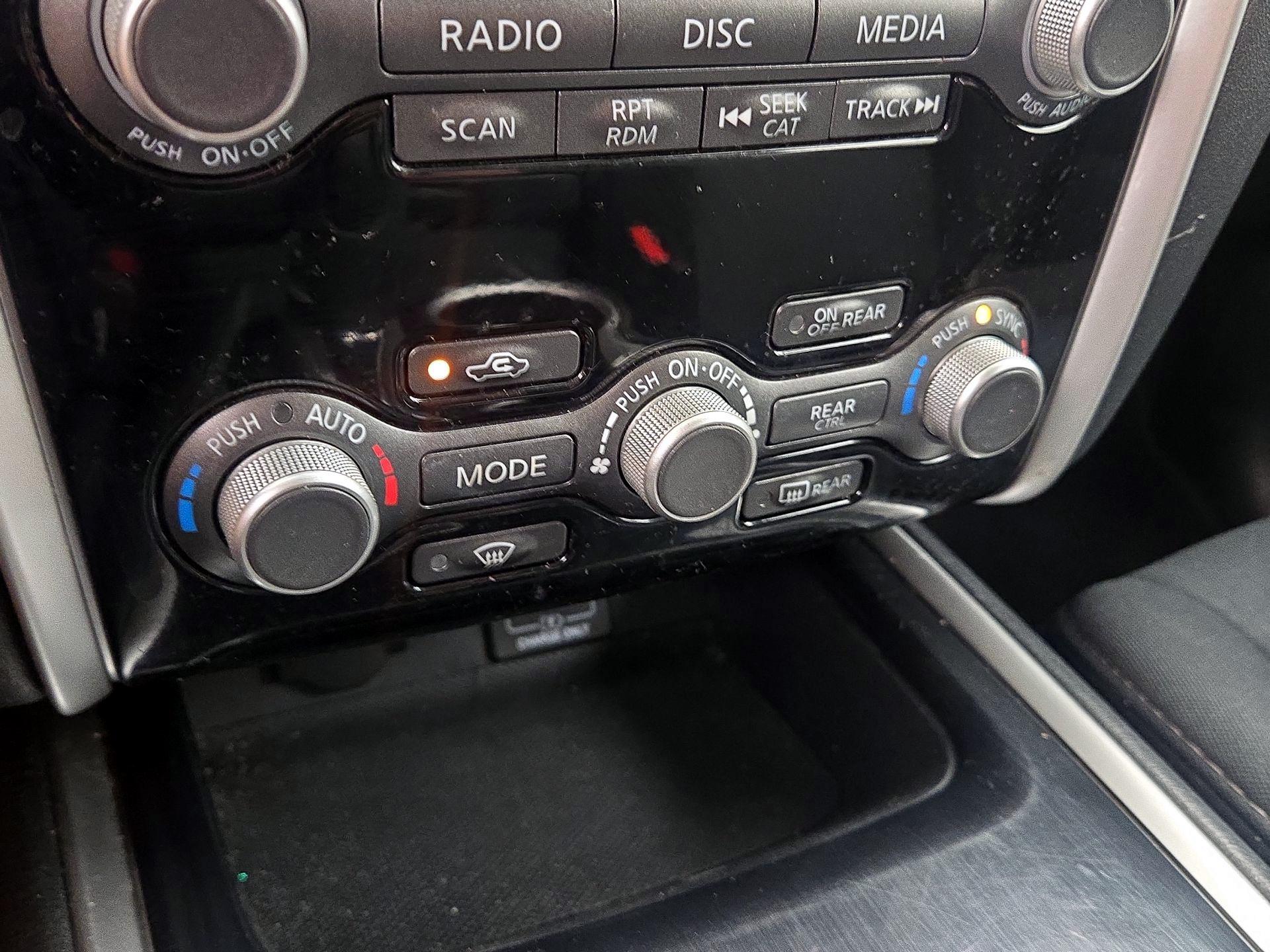 Thumbnail: 2019 Nissan Pathfinder - 15