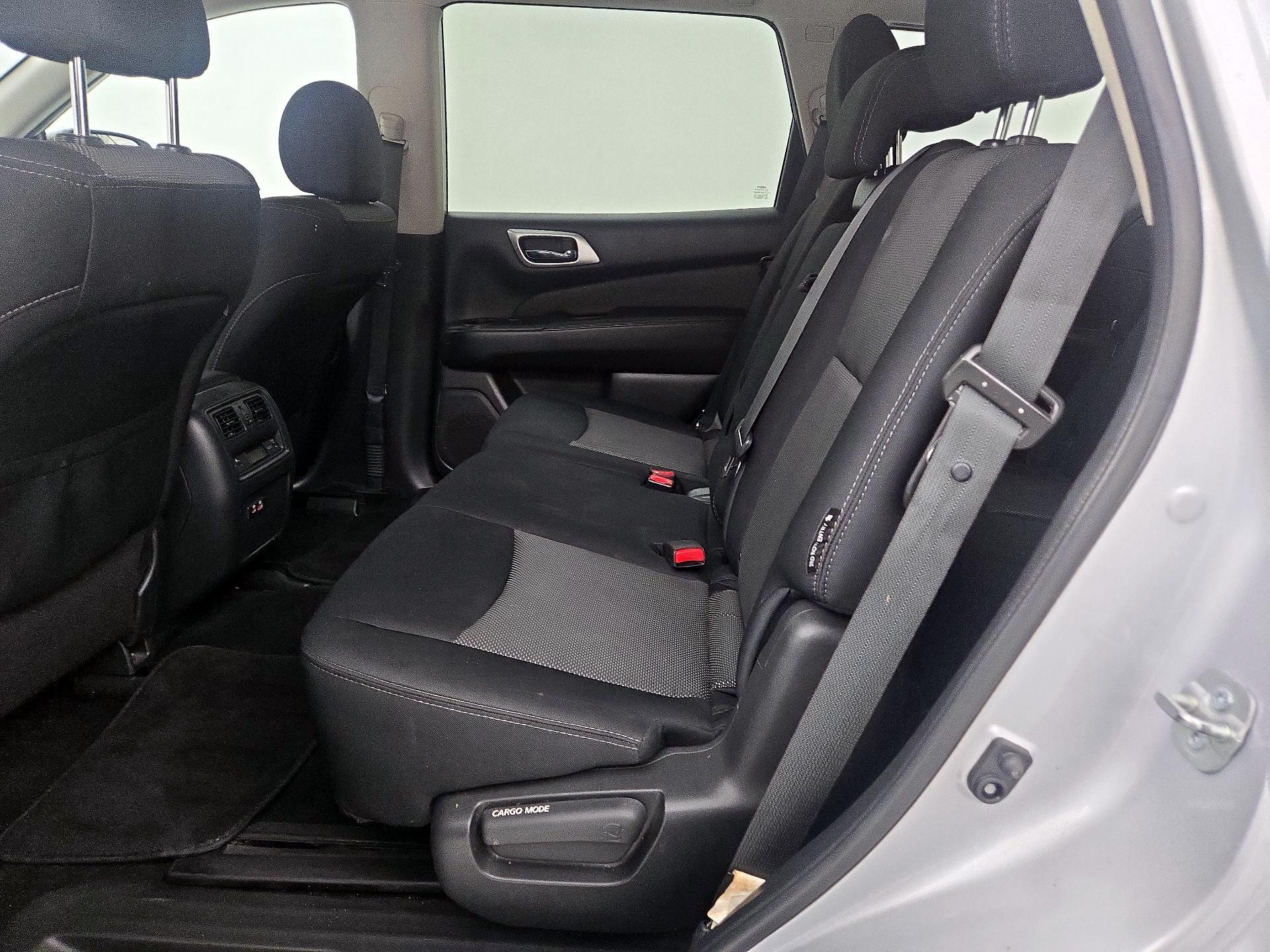 Thumbnail: 2019 Nissan Pathfinder - 18