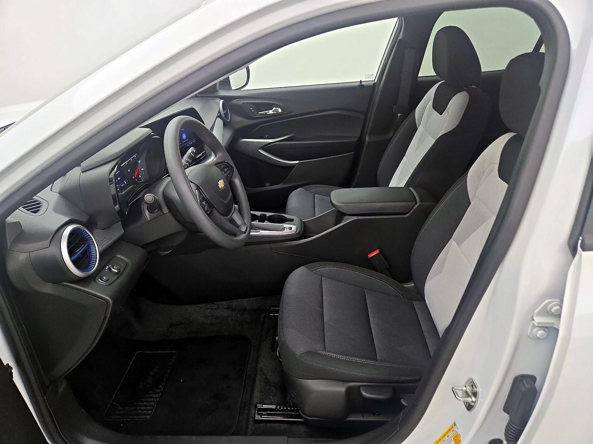 Thumbnail: 2025 Chevrolet Trax - 11