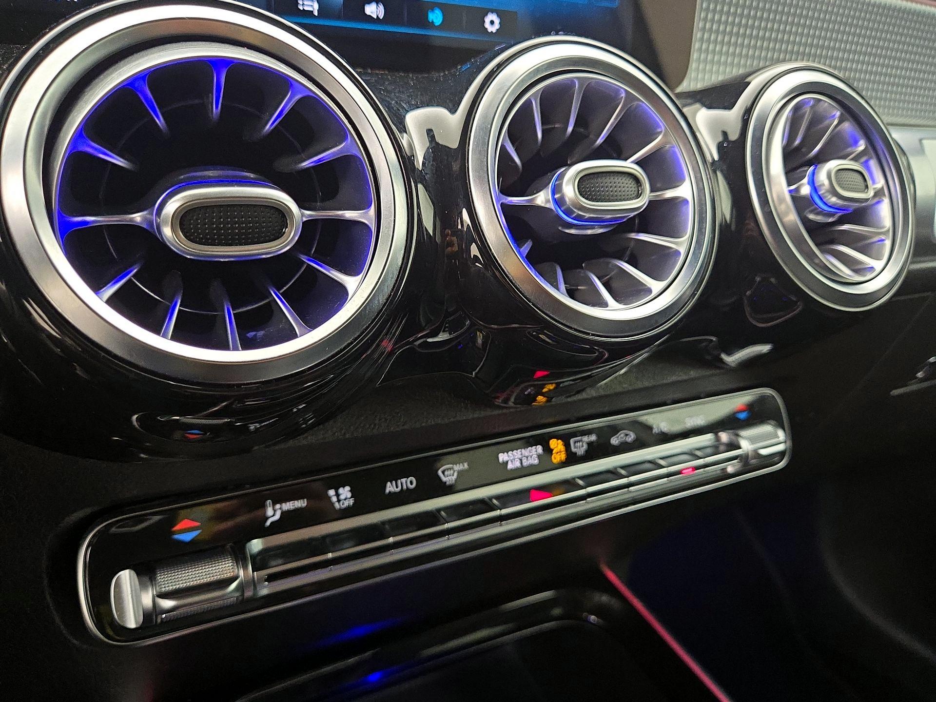 Thumbnail: 2020 Mercedes-Benz GLB - 16