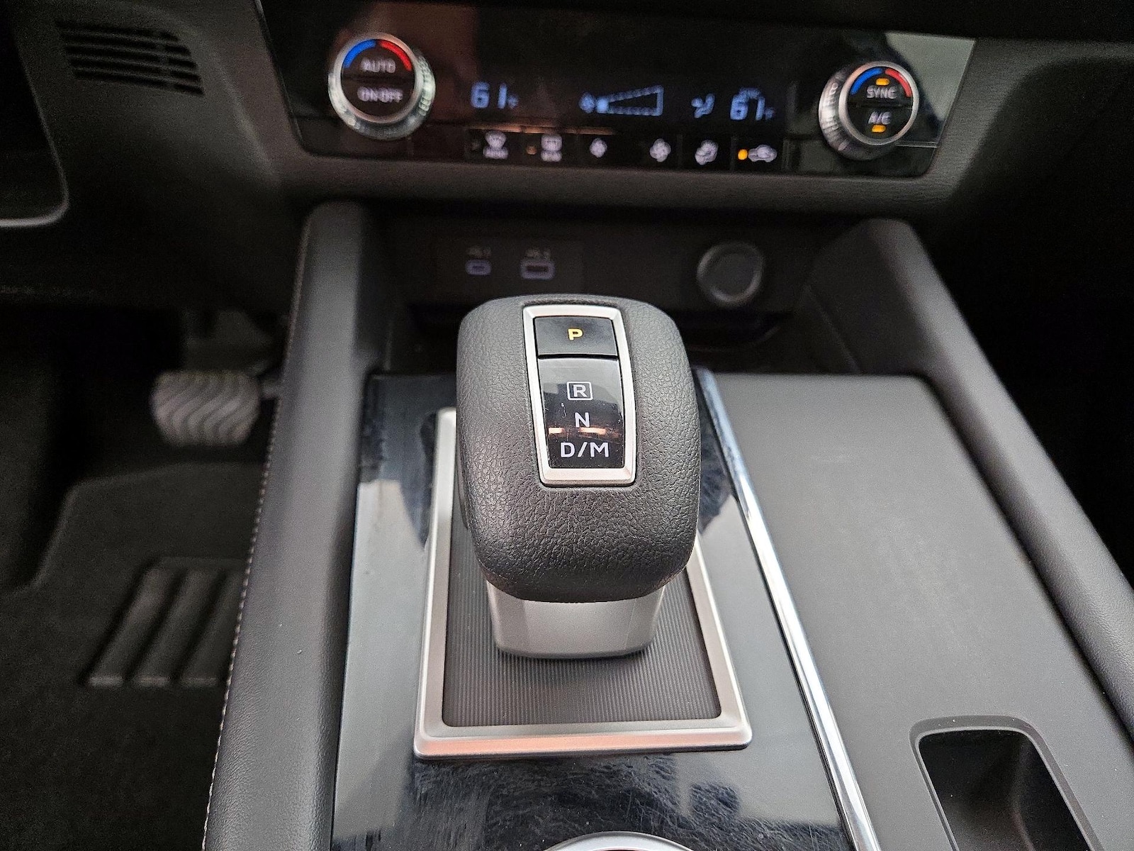 2023 Mitsubishi Outlander ES - Photo 18