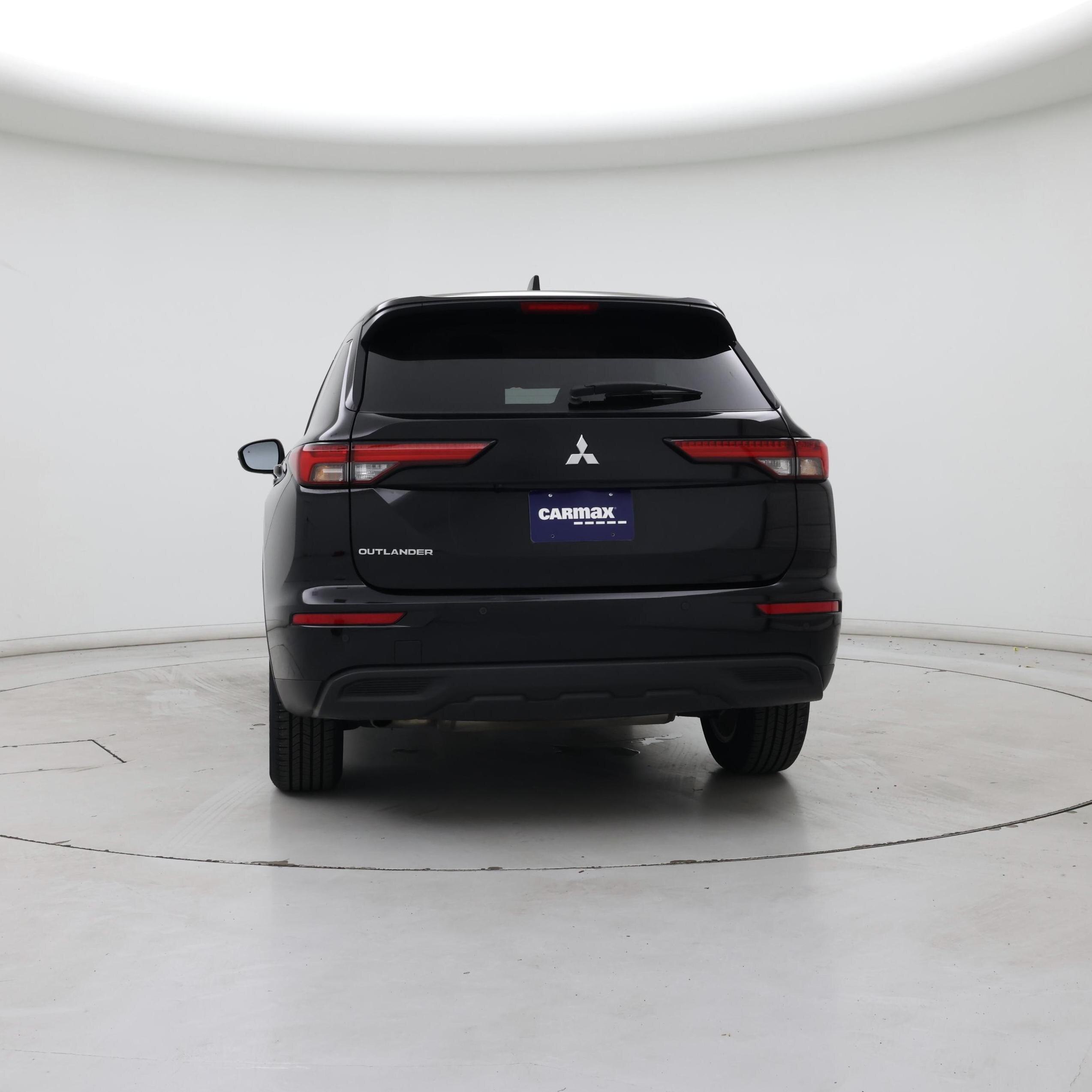 Thumbnail: 2023 Mitsubishi Outlander - 6