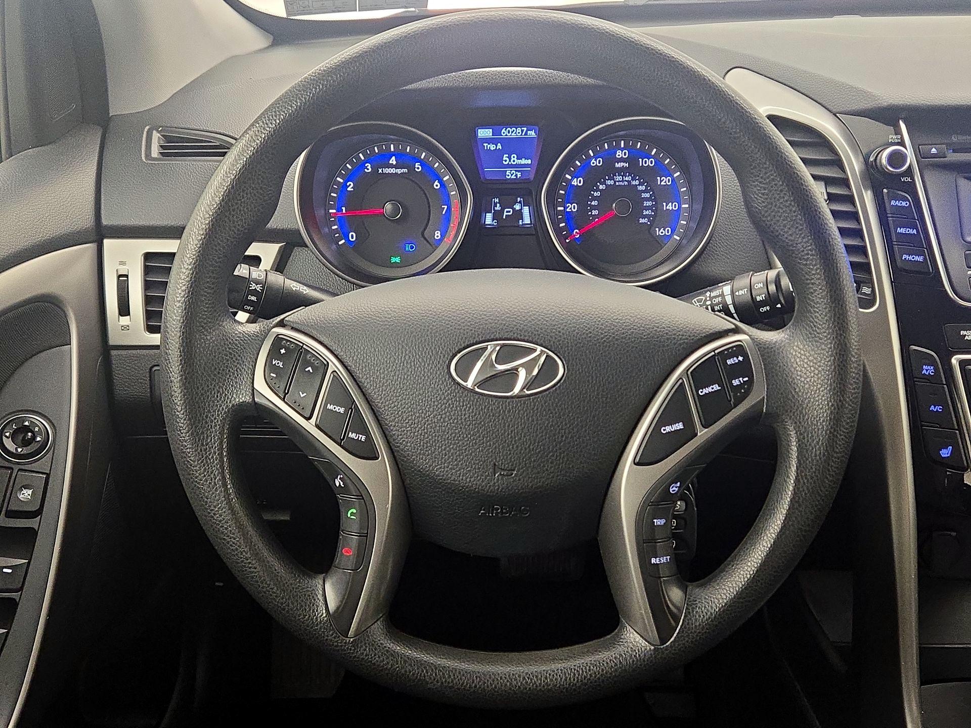 Thumbnail: 2016 Hyundai Elantra - 10