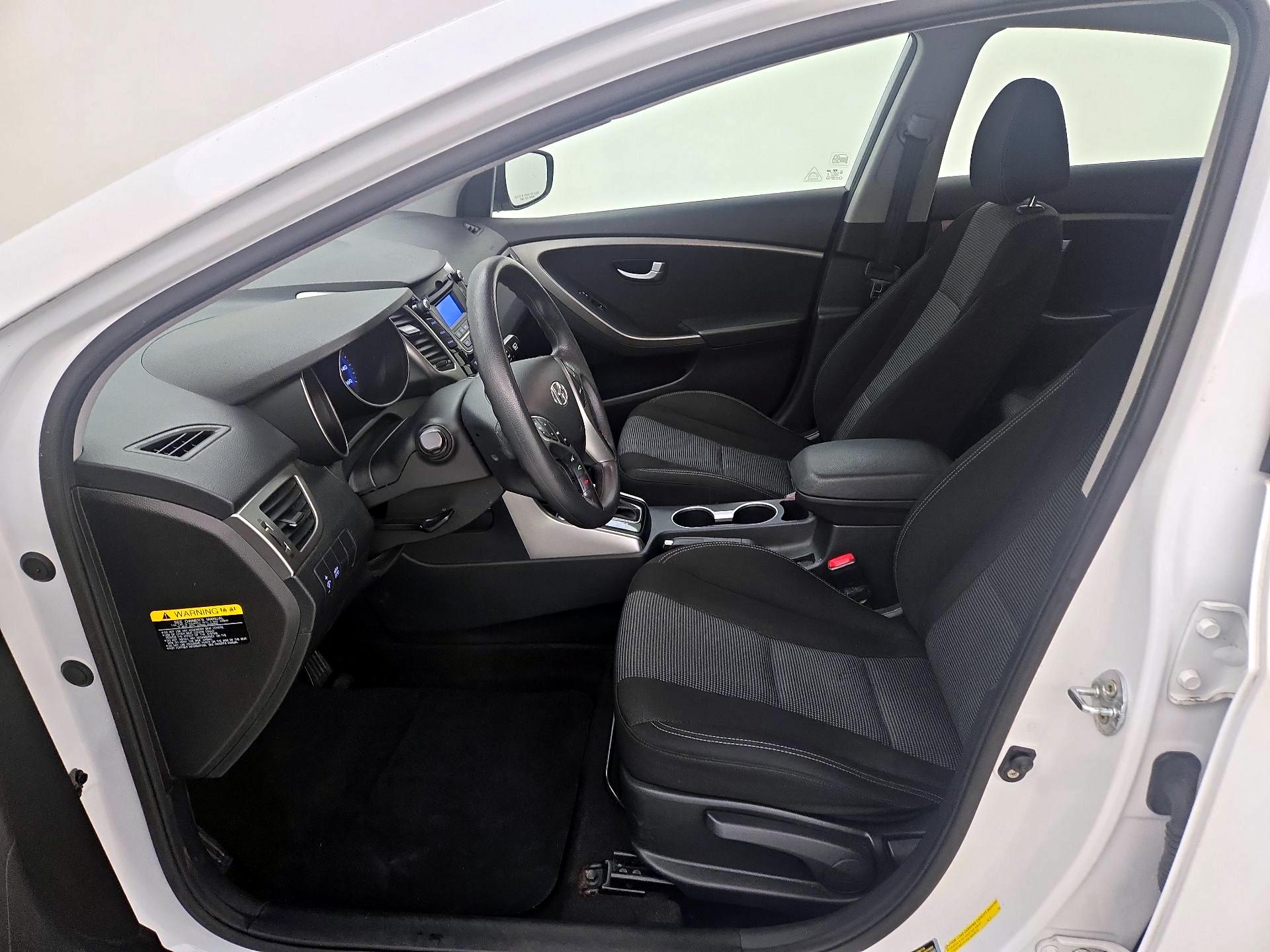 Thumbnail: 2016 Hyundai Elantra - 11