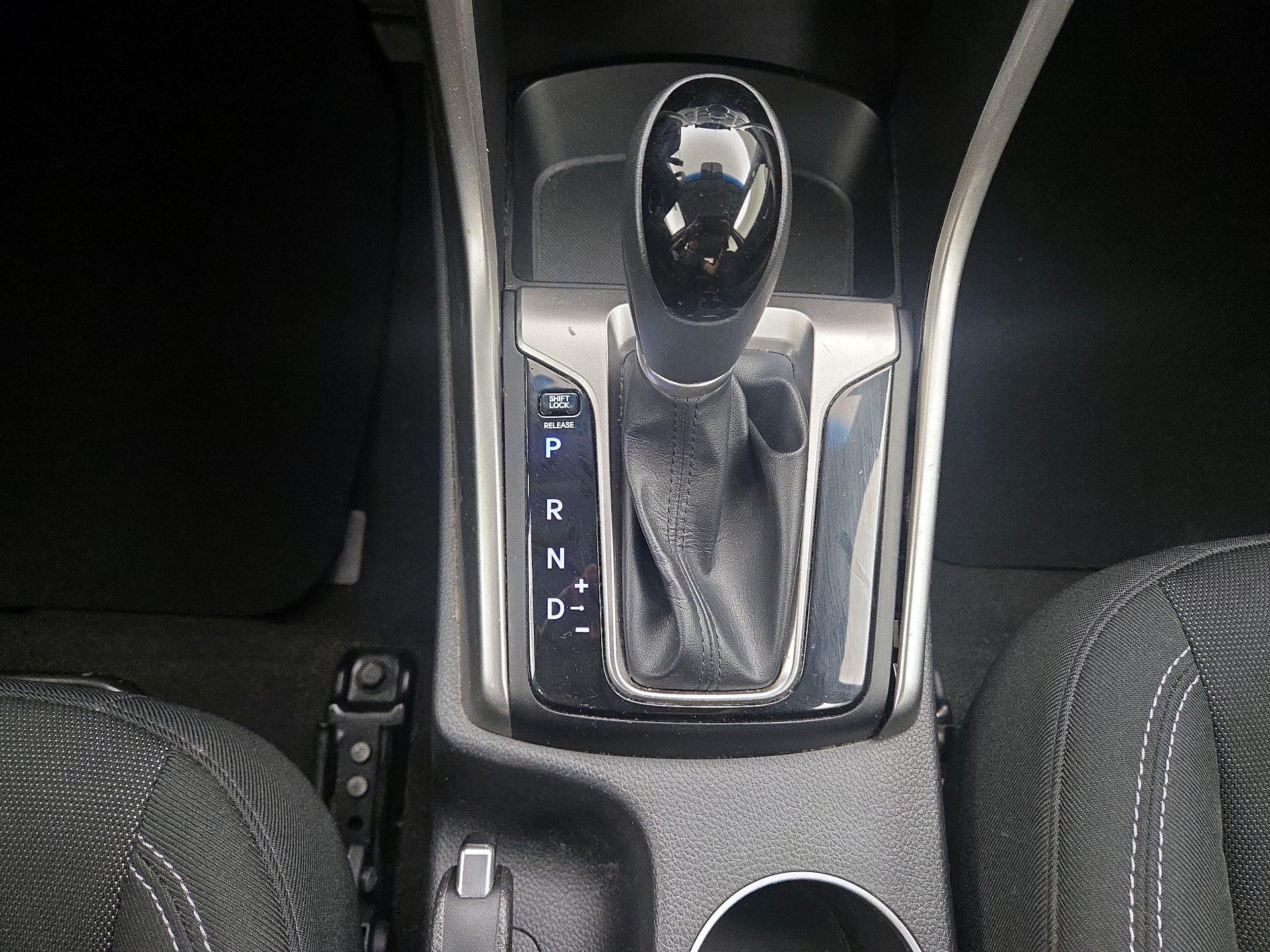 Thumbnail: 2016 Hyundai Elantra - 16