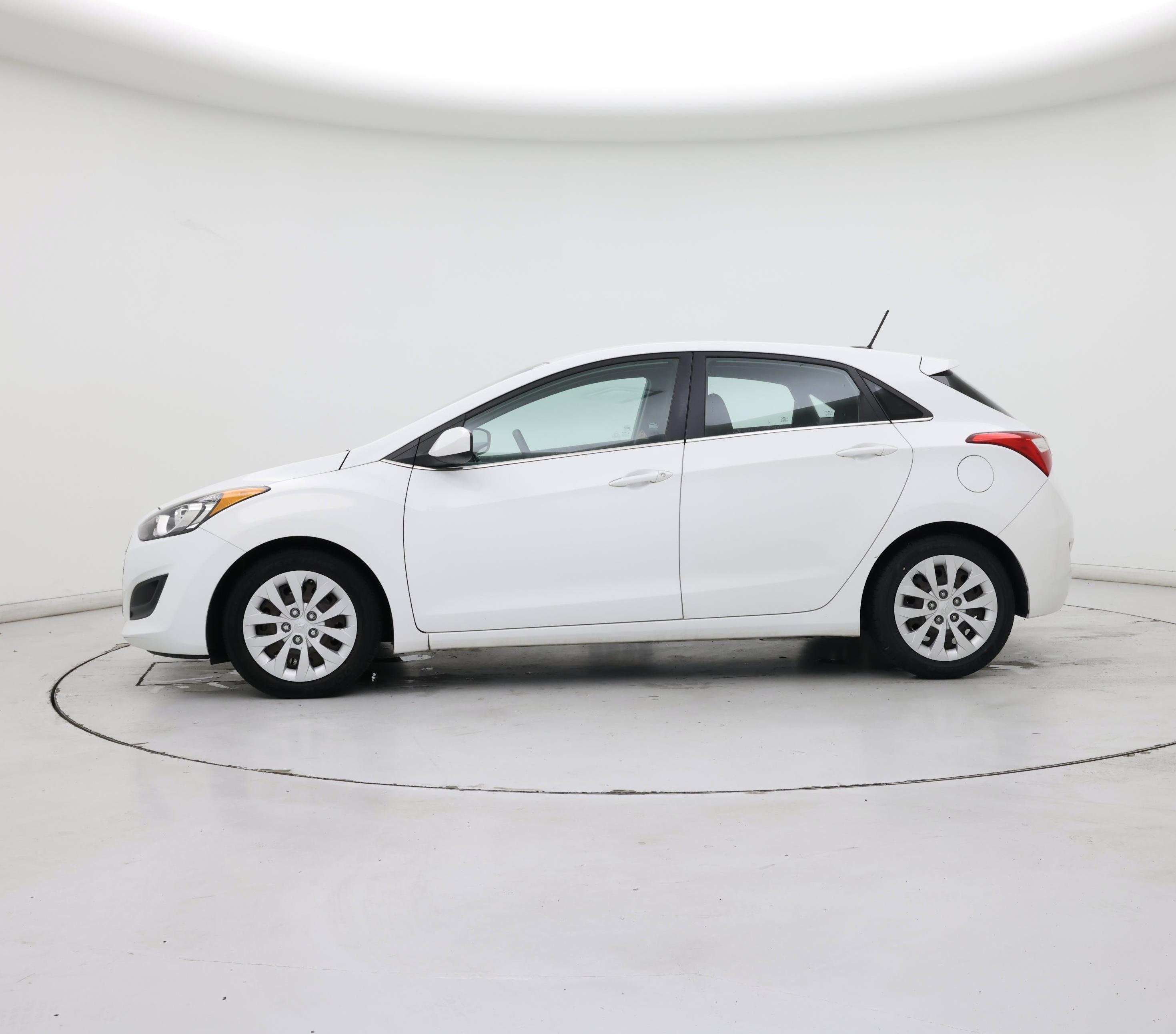 Thumbnail: 2016 Hyundai Elantra - 3