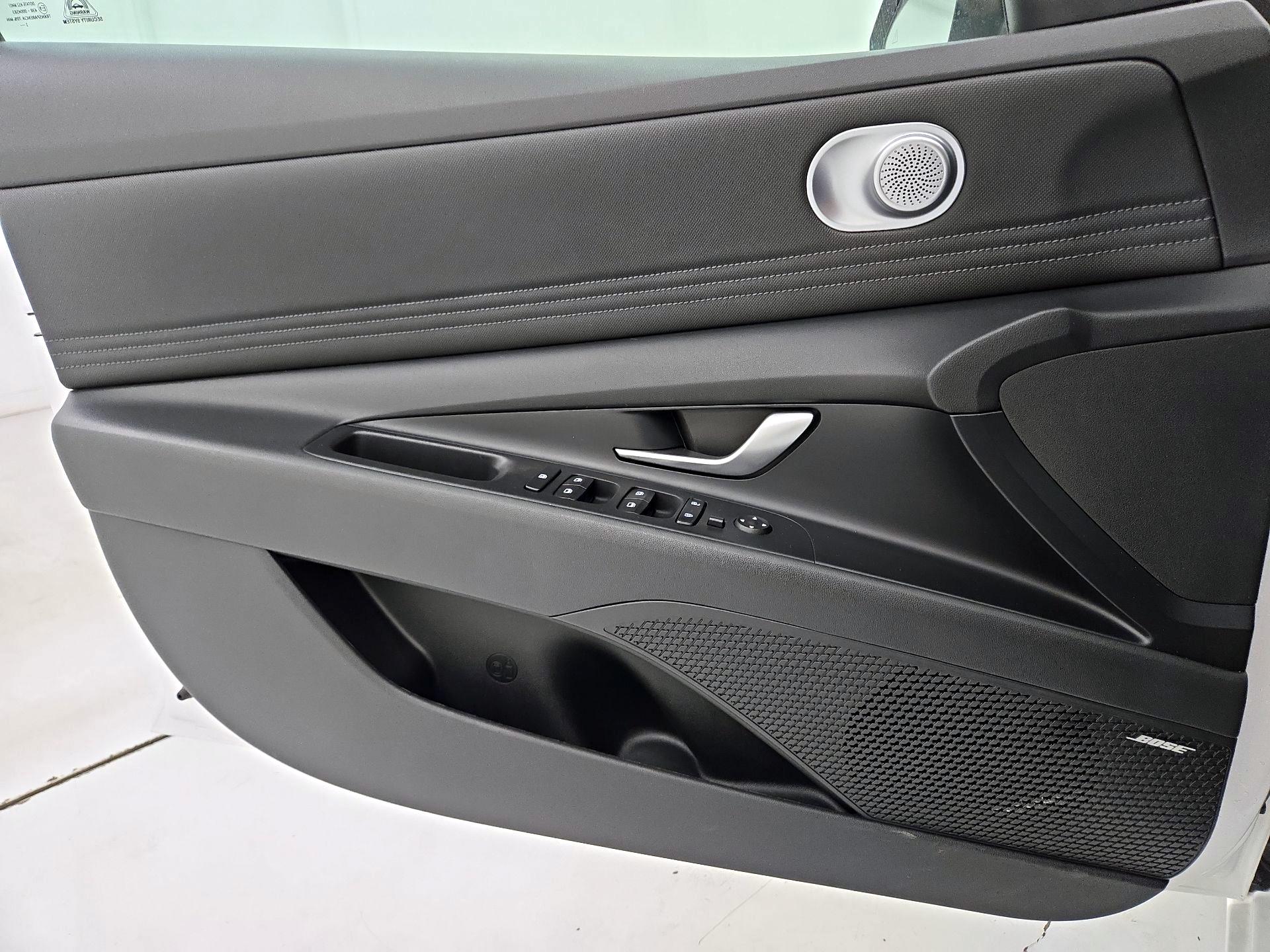 Thumbnail: 2023 Hyundai Elantra - 12