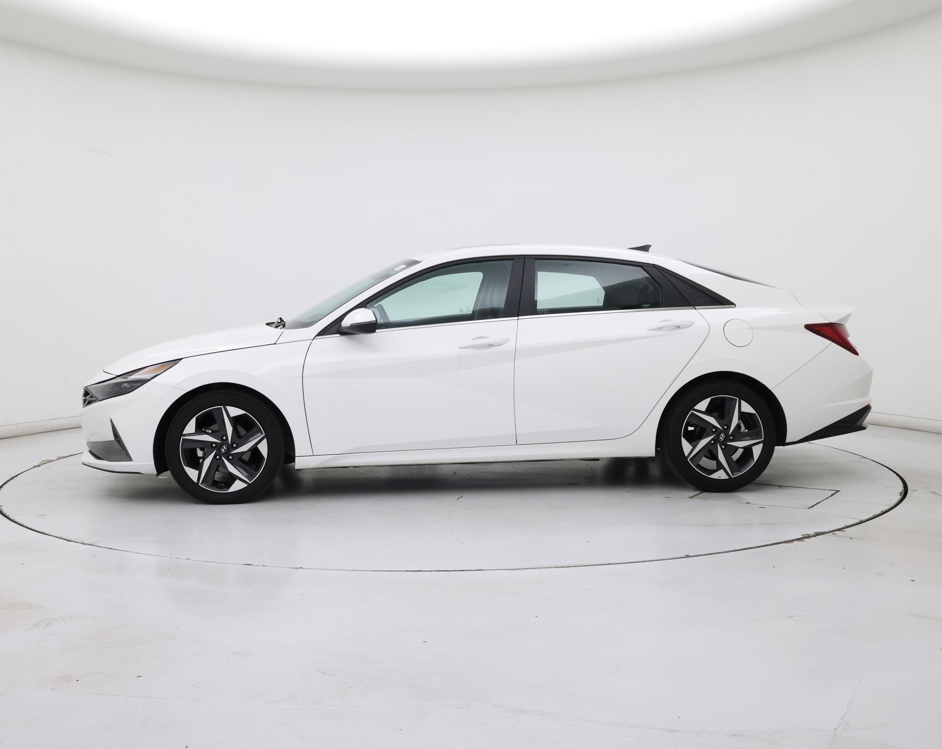 Thumbnail: 2023 Hyundai Elantra - 3