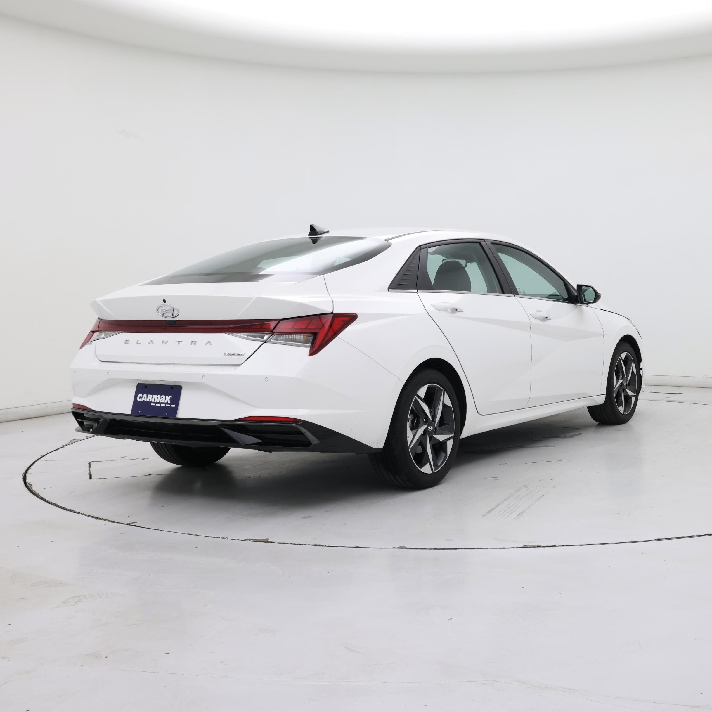 Thumbnail: 2023 Hyundai Elantra - 8