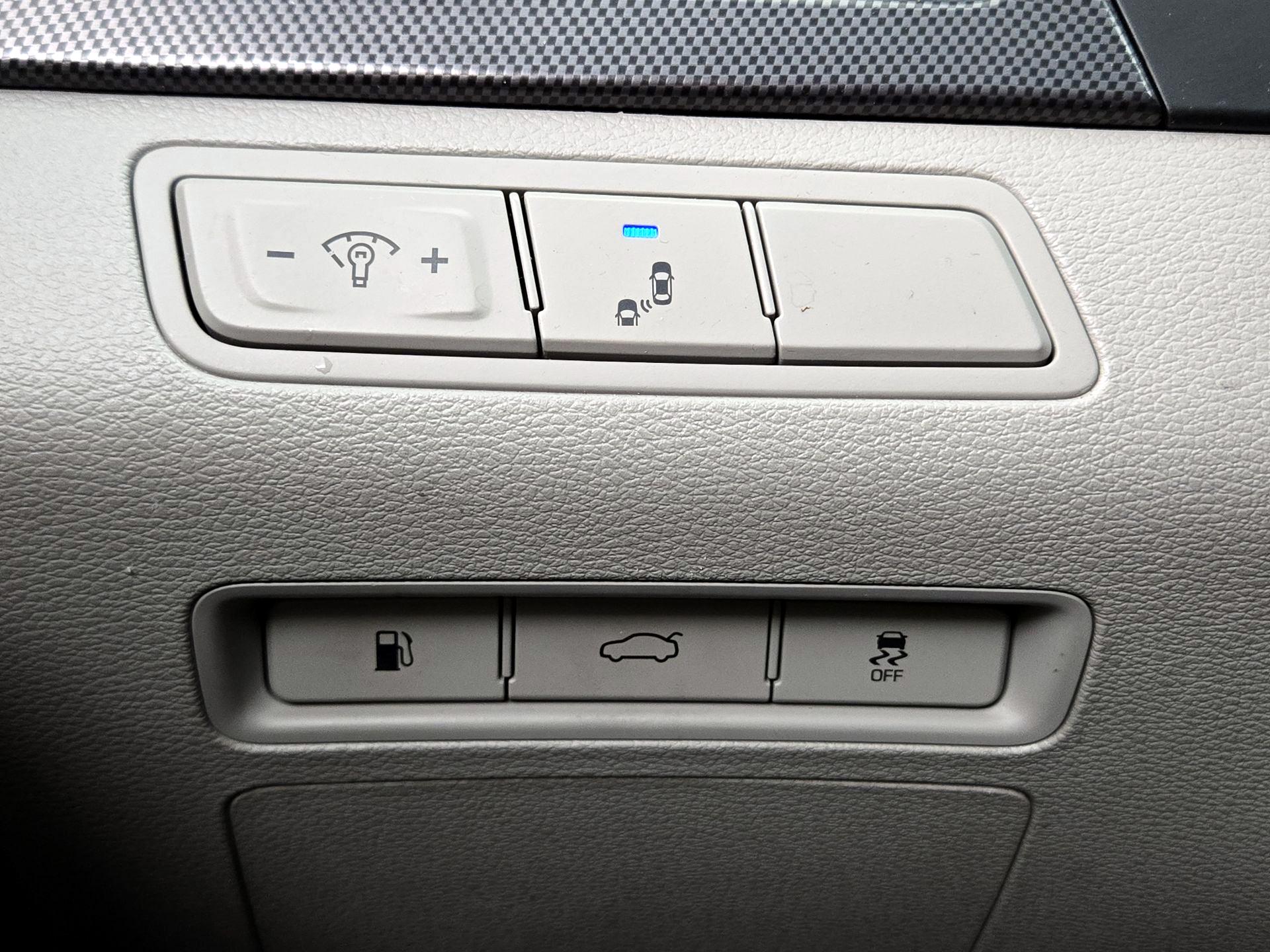 Thumbnail: 2015 Hyundai Sonata - 13