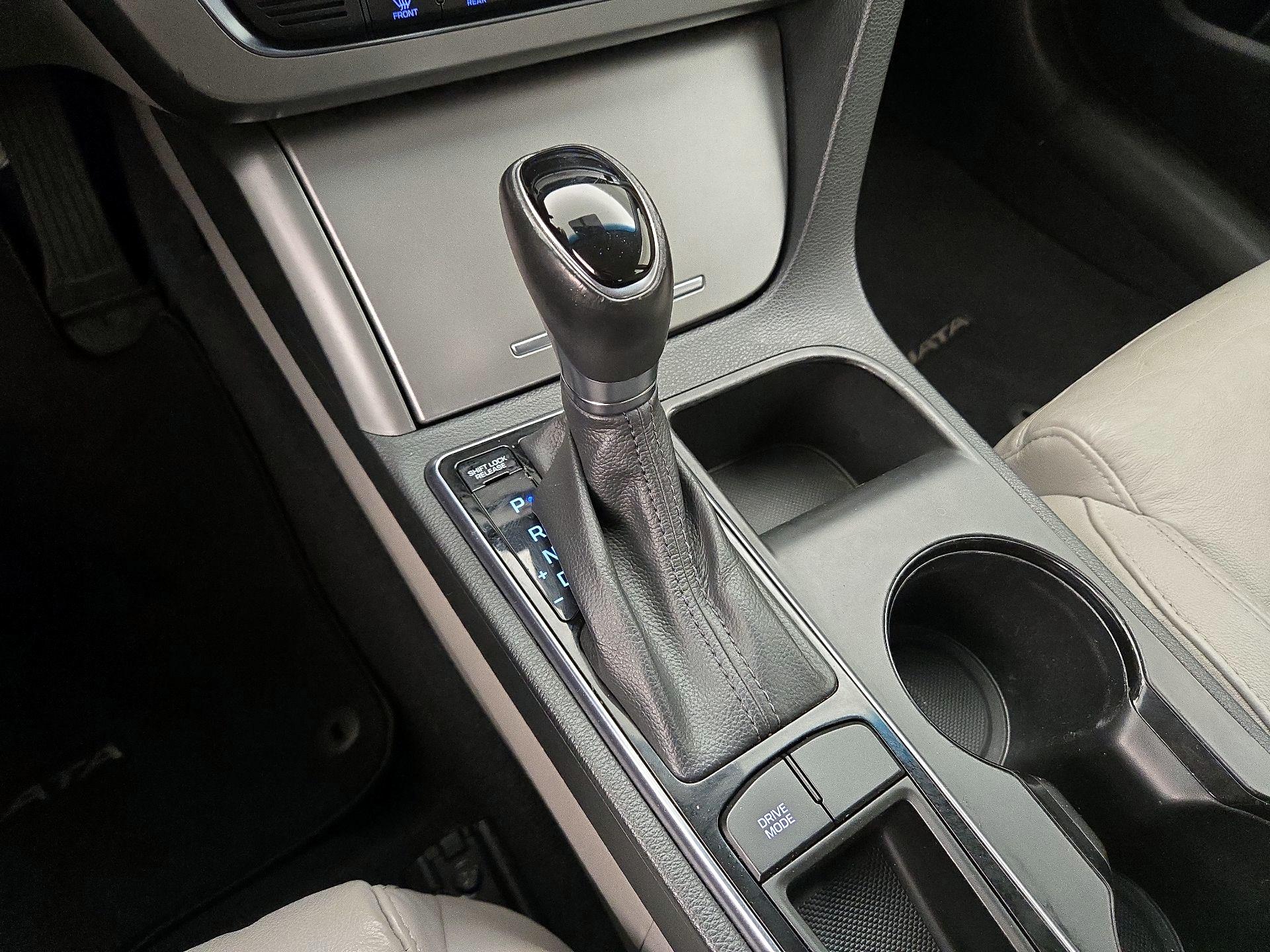 Thumbnail: 2015 Hyundai Sonata - 18