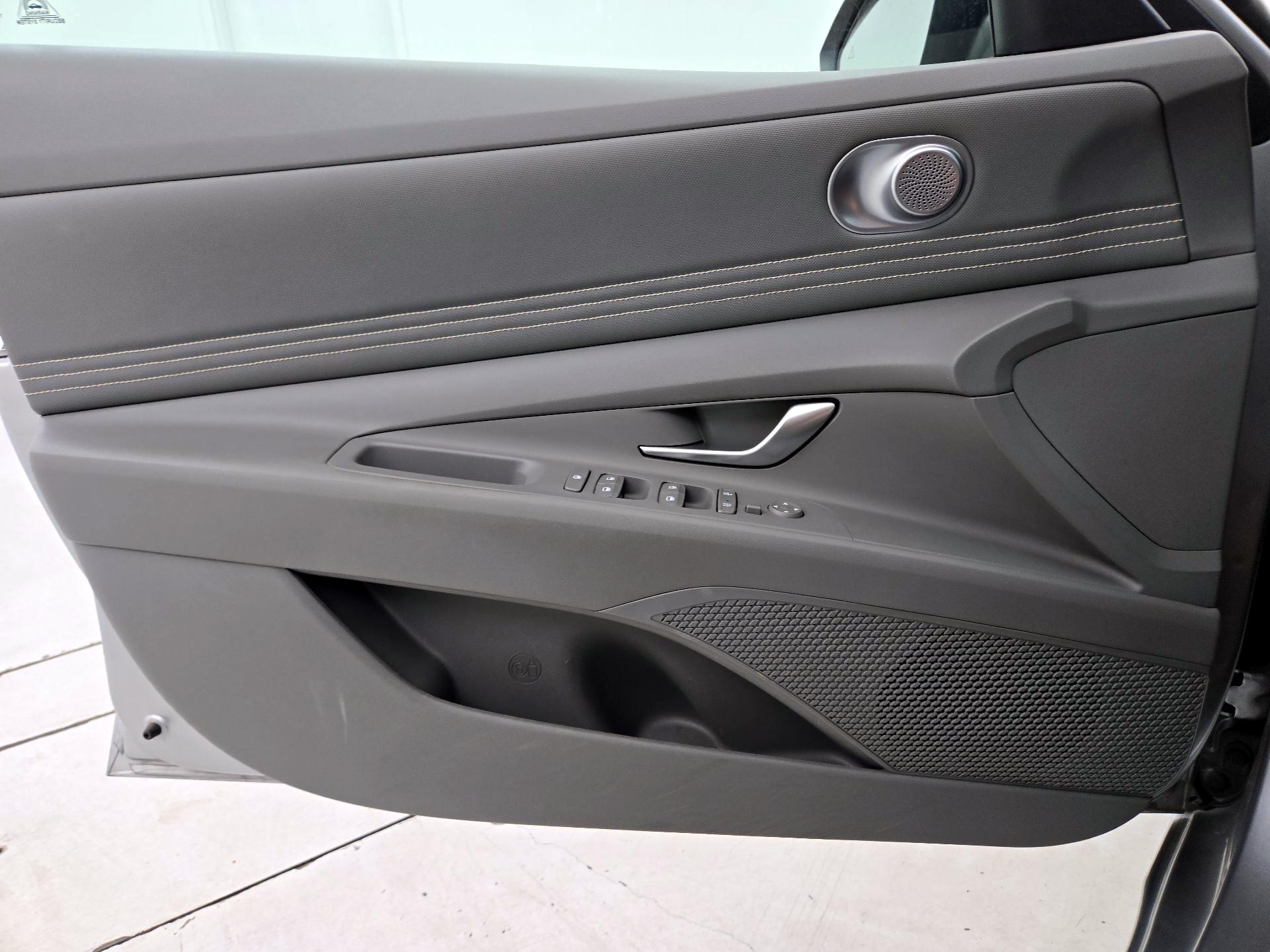 Thumbnail: 2023 Hyundai Elantra - 12