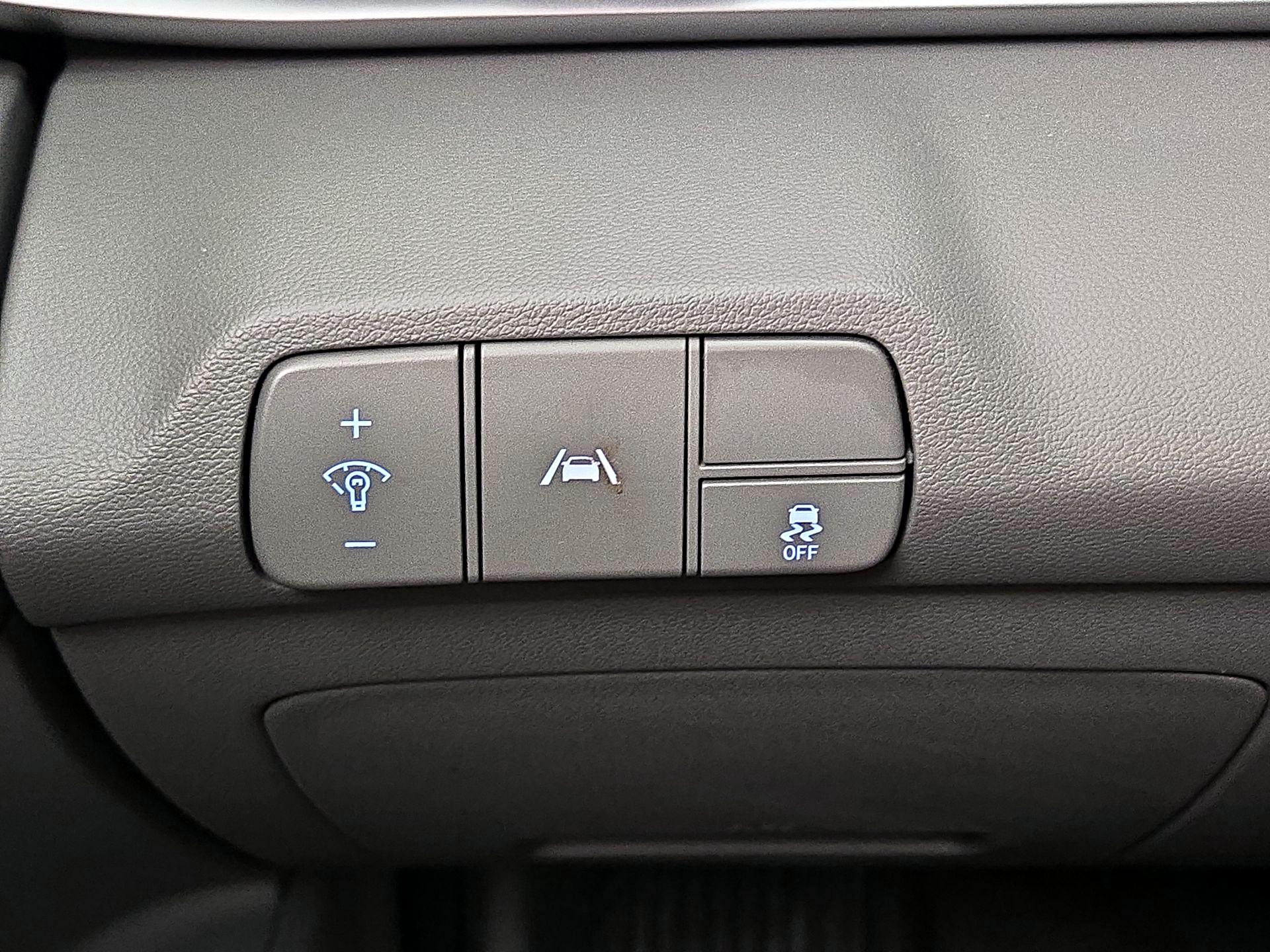 Thumbnail: 2023 Hyundai Elantra - 13