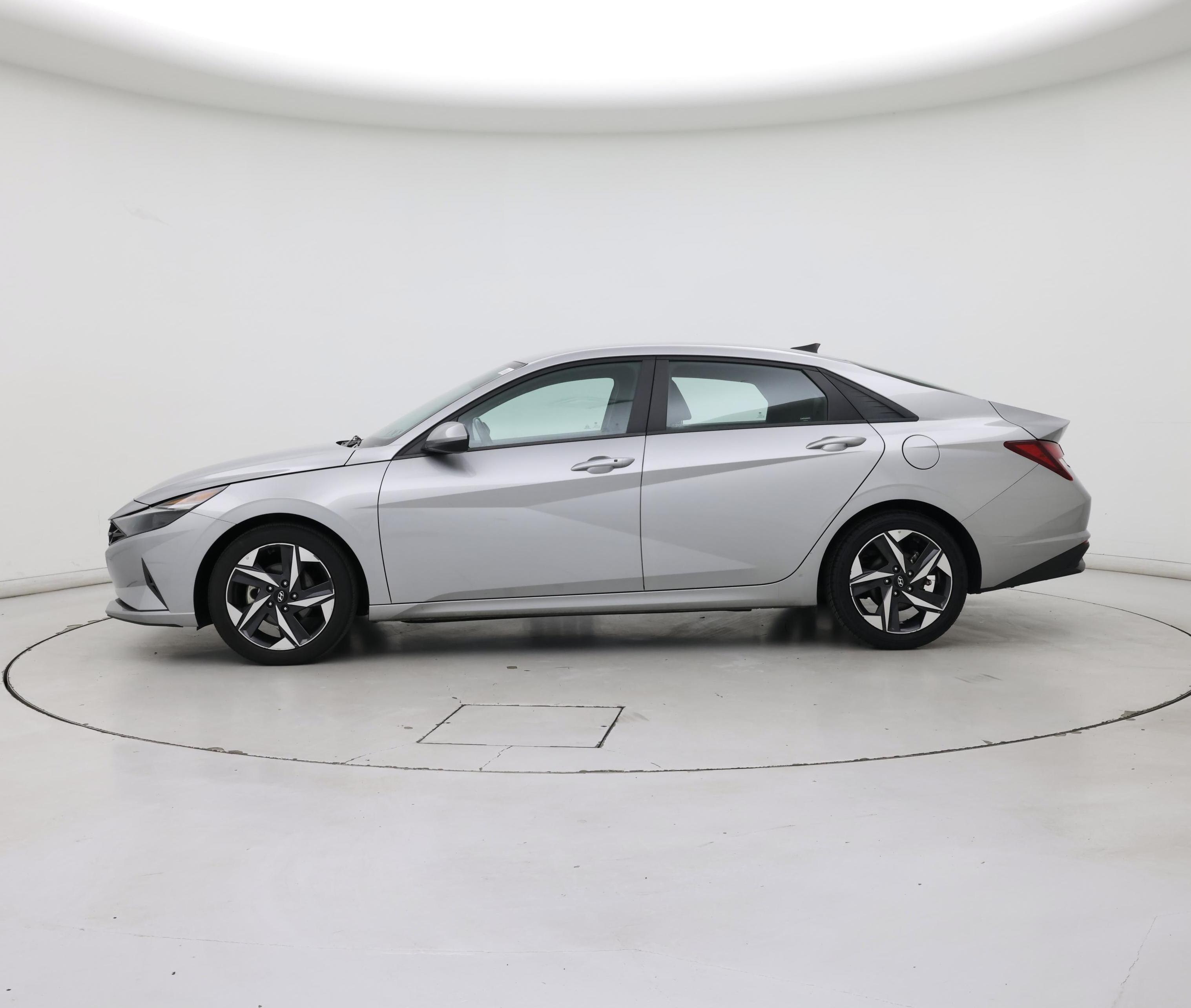 Thumbnail: 2023 Hyundai Elantra - 3