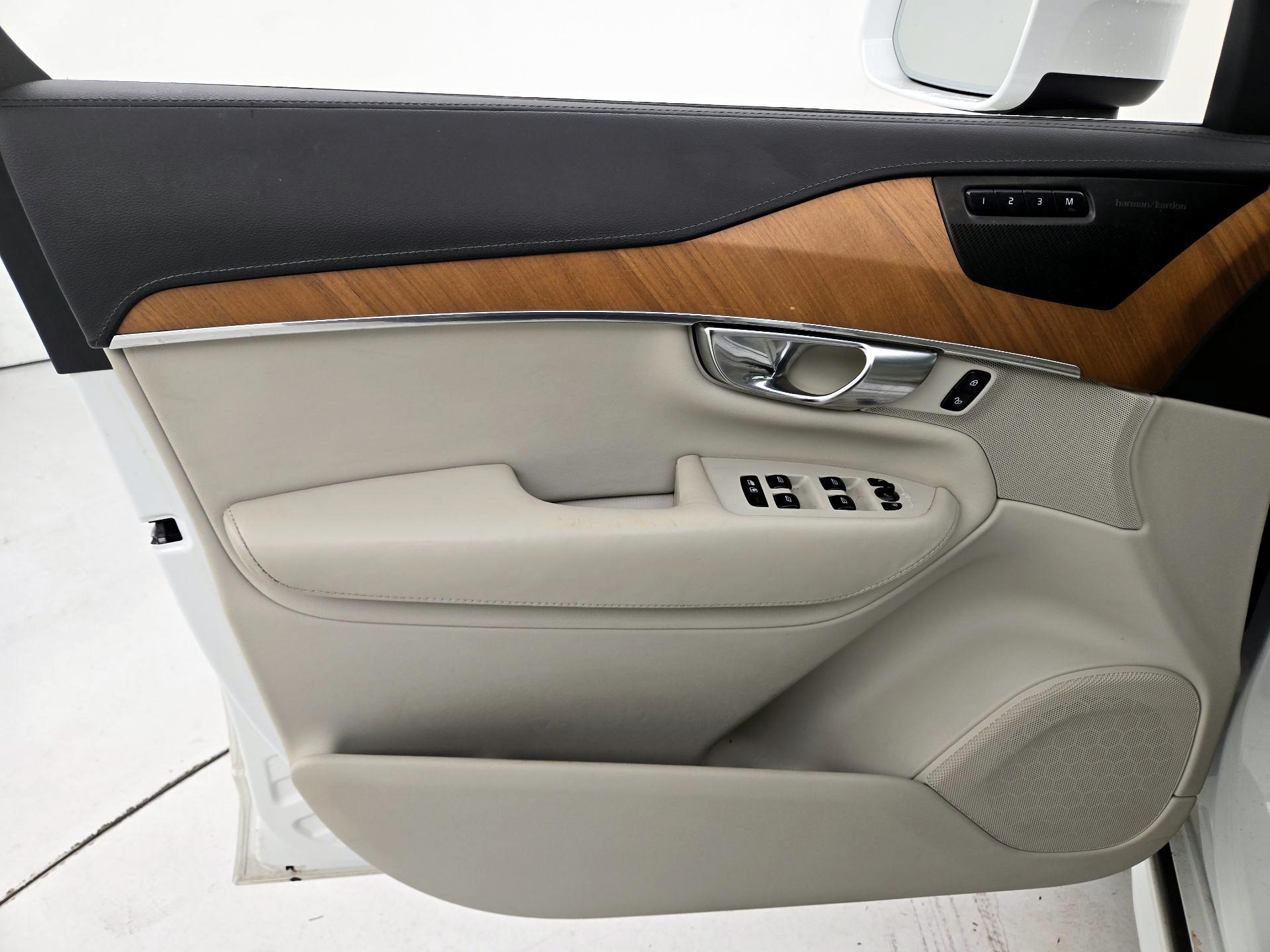 Thumbnail: 2020 Volvo XC90 - 12