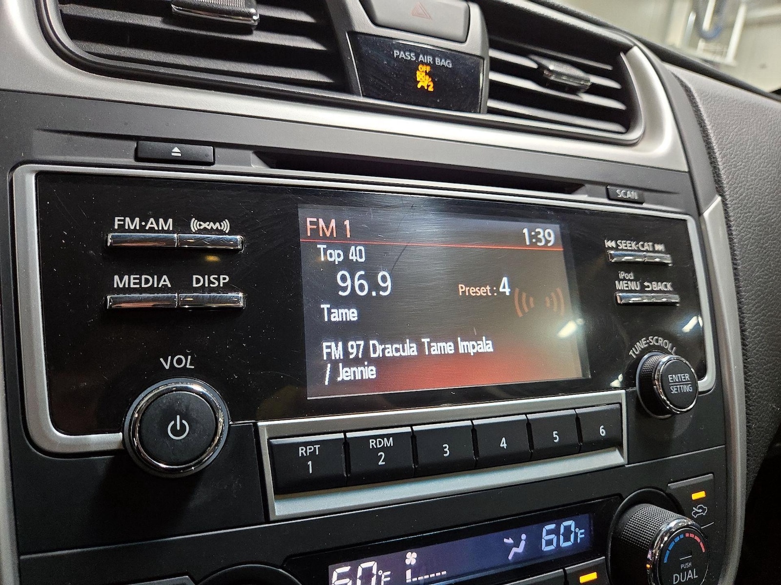 2017 Nissan Altima SV - Photo 16