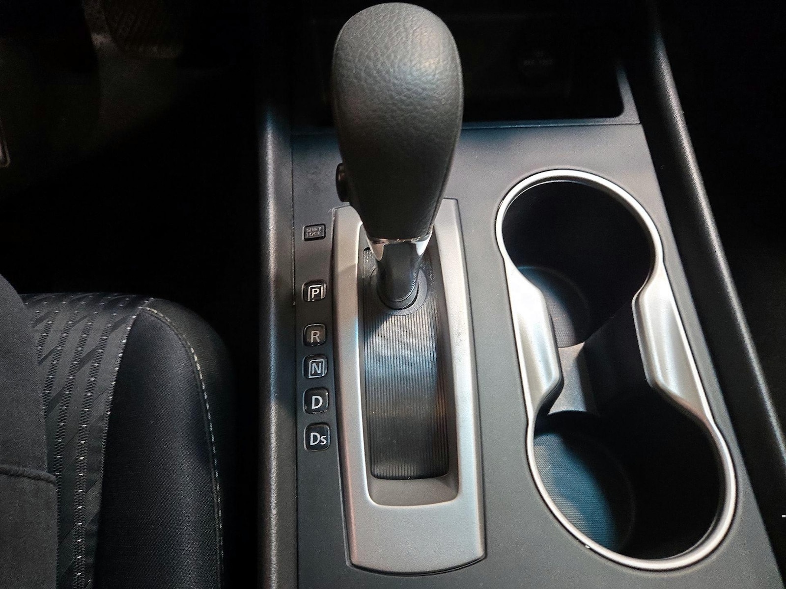 2017 Nissan Altima SV - Photo 18