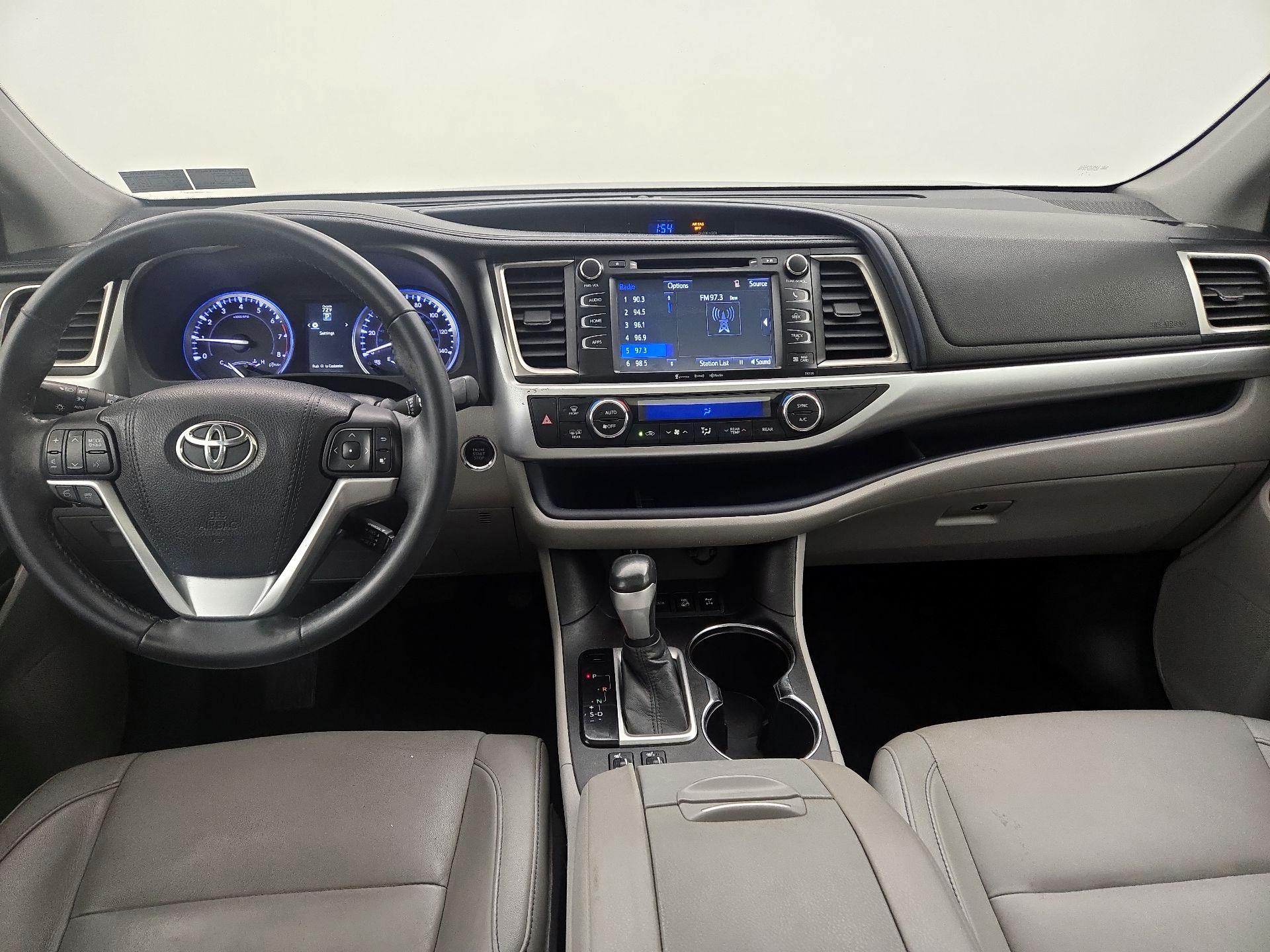 Thumbnail: 2016 Toyota Highlander - 9