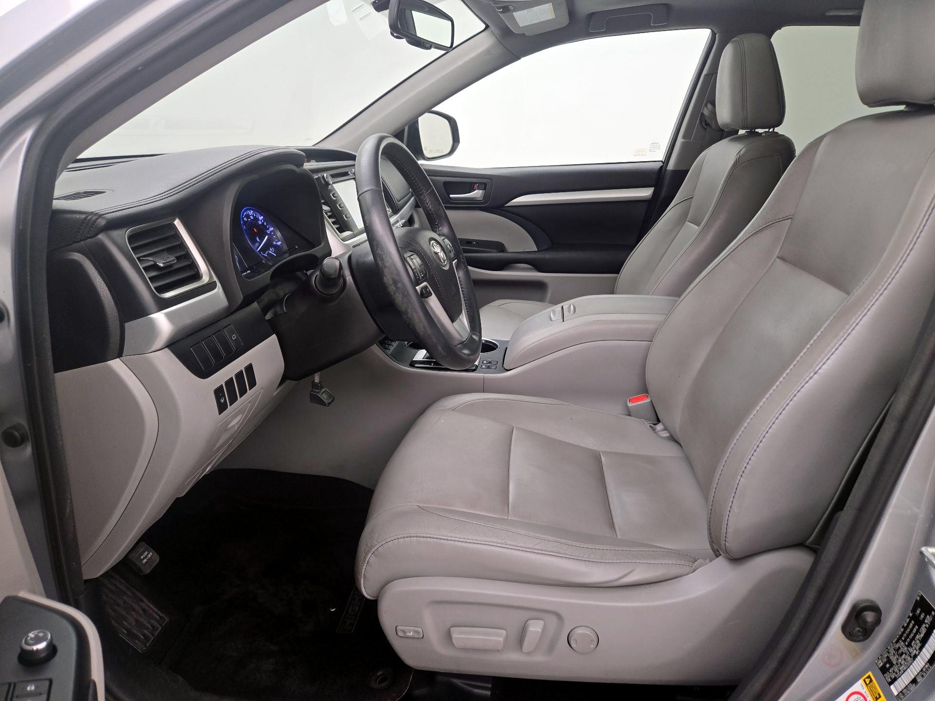 Thumbnail: 2016 Toyota Highlander - 11
