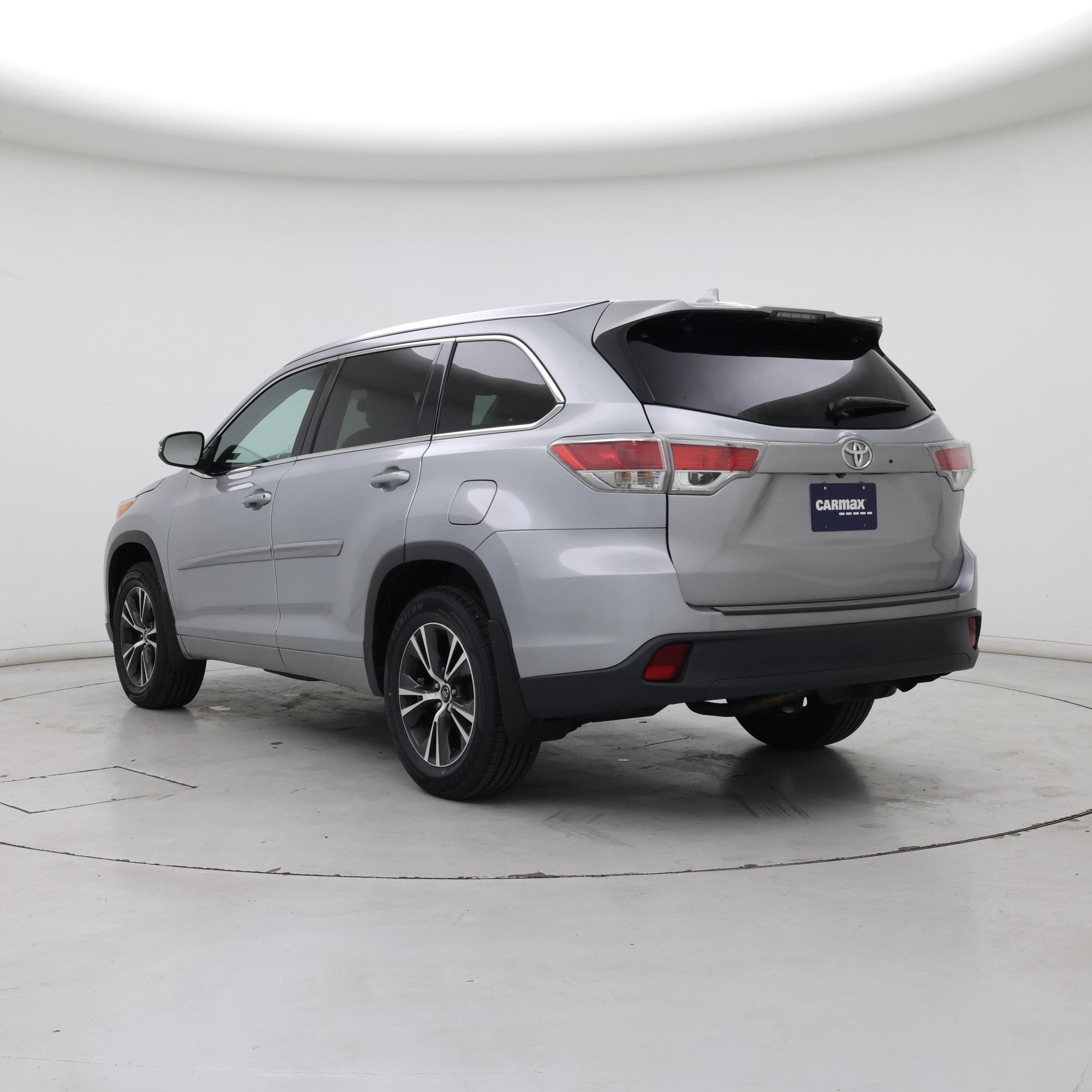 Thumbnail: 2016 Toyota Highlander - 2