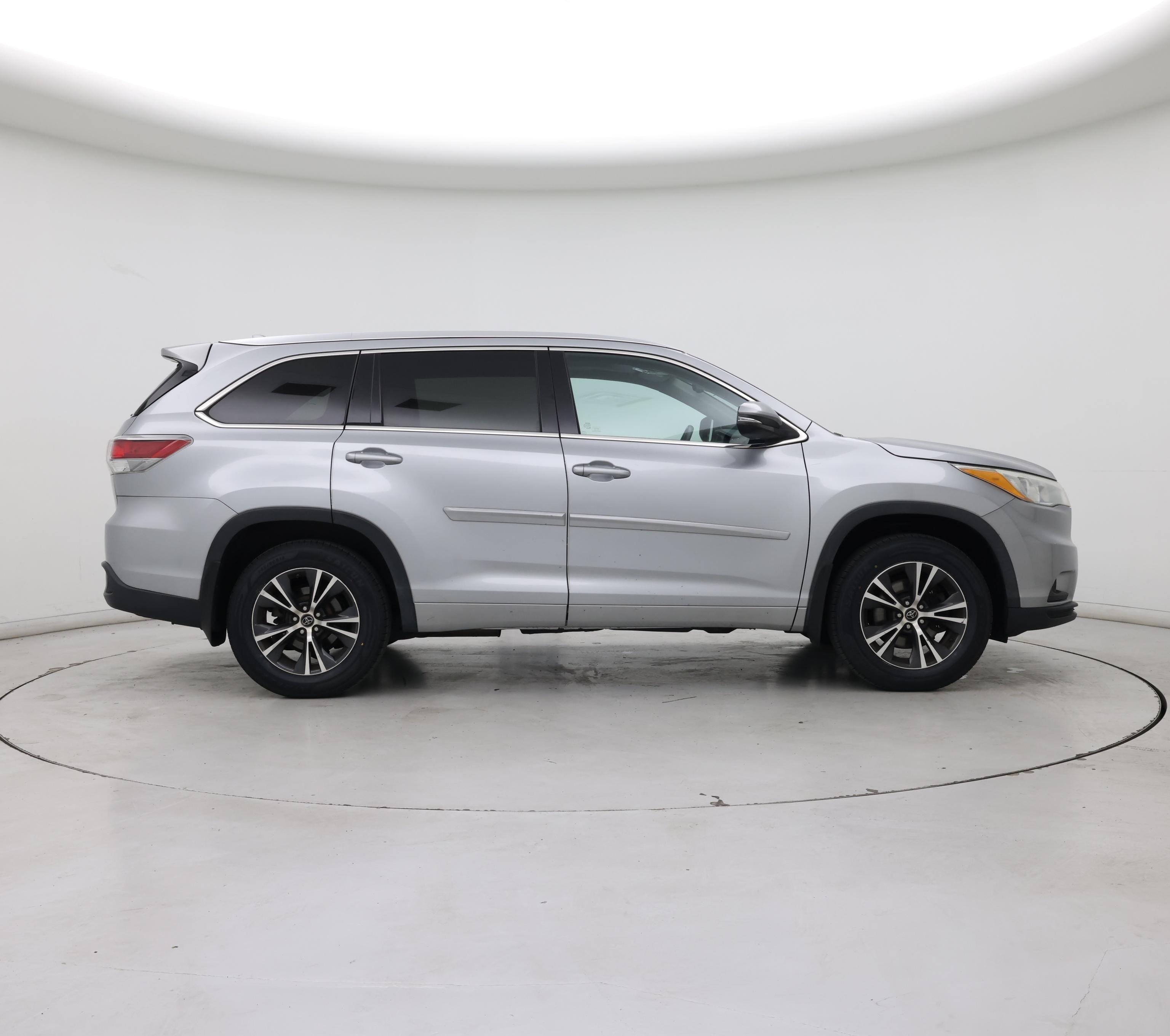 Thumbnail: 2016 Toyota Highlander - 7