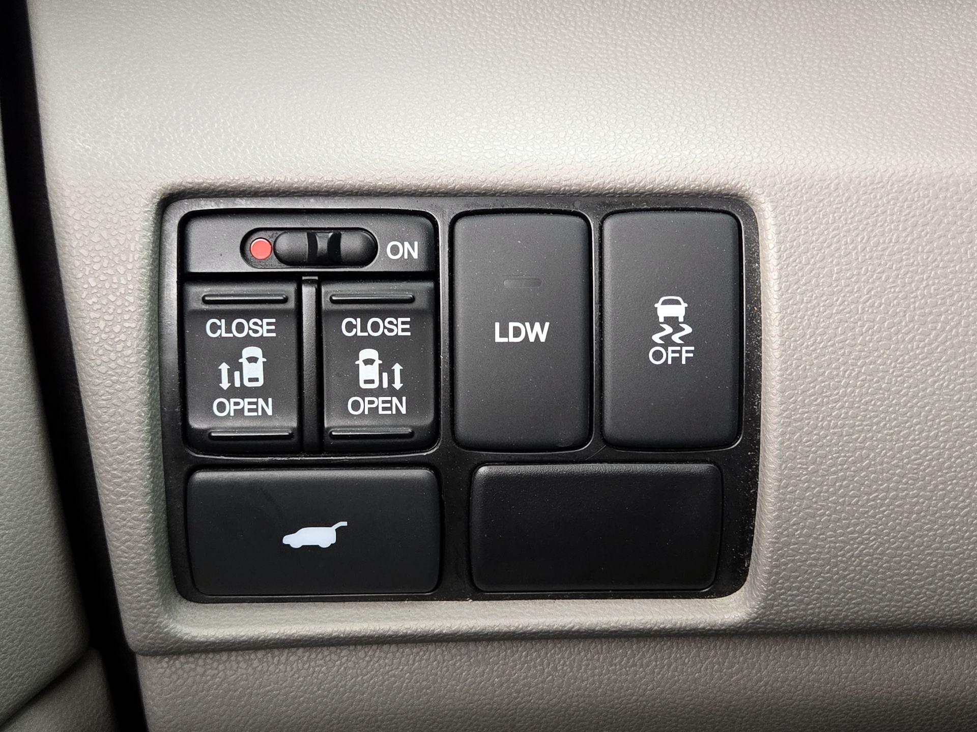 Thumbnail: 2014 Honda Odyssey - 13