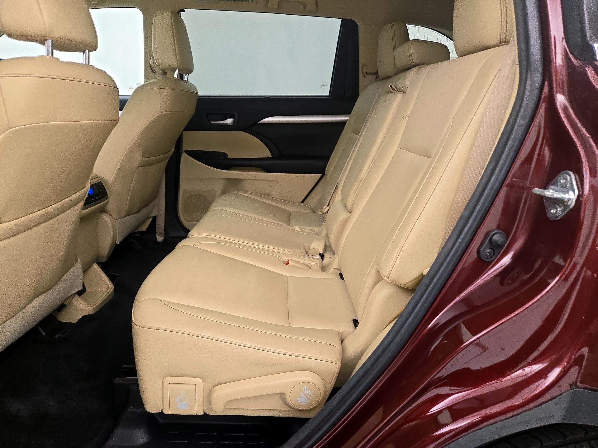 Thumbnail: 2018 Toyota Highlander - 20