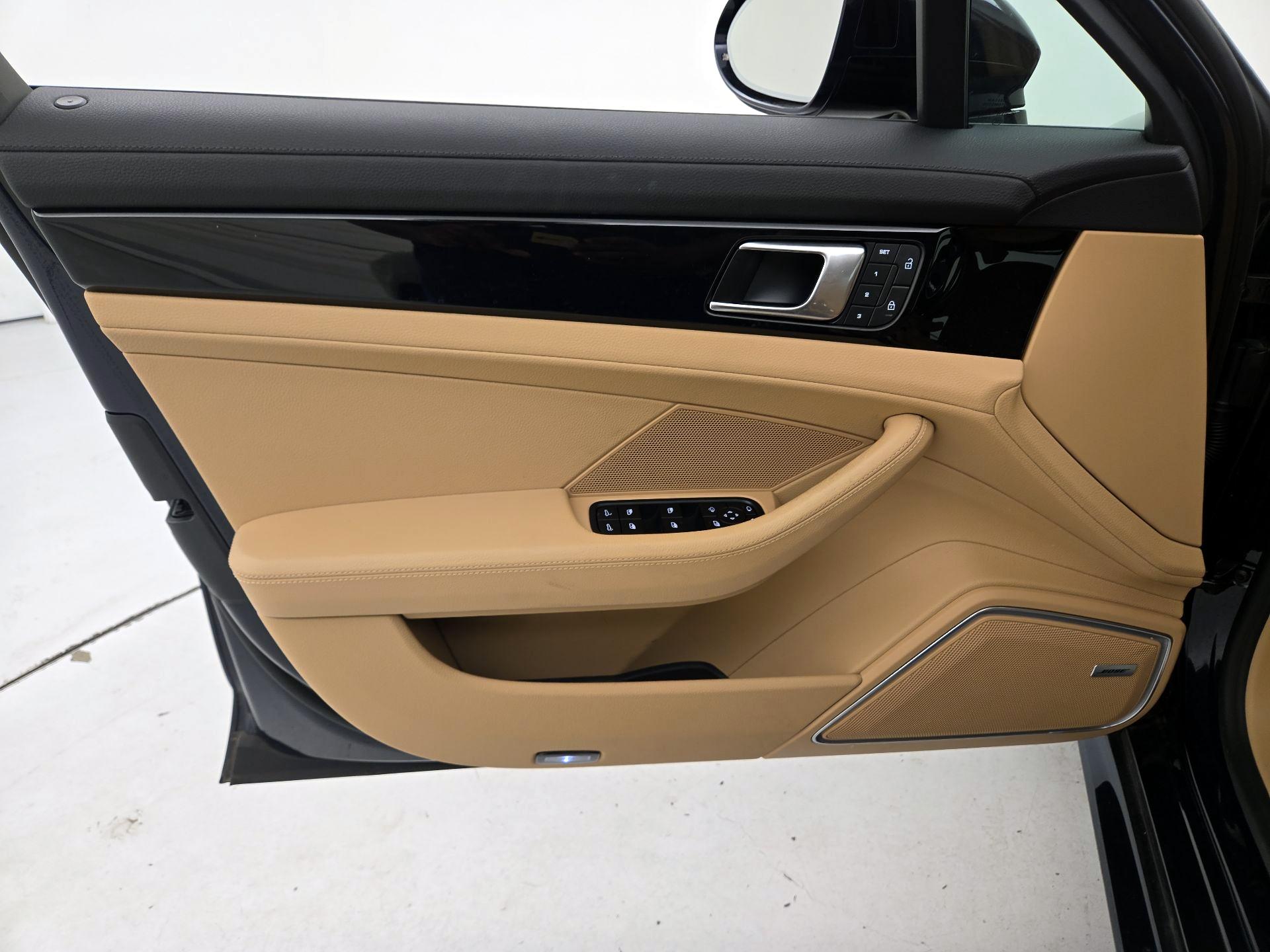 Thumbnail: 2022 Porsche Panamera - 12